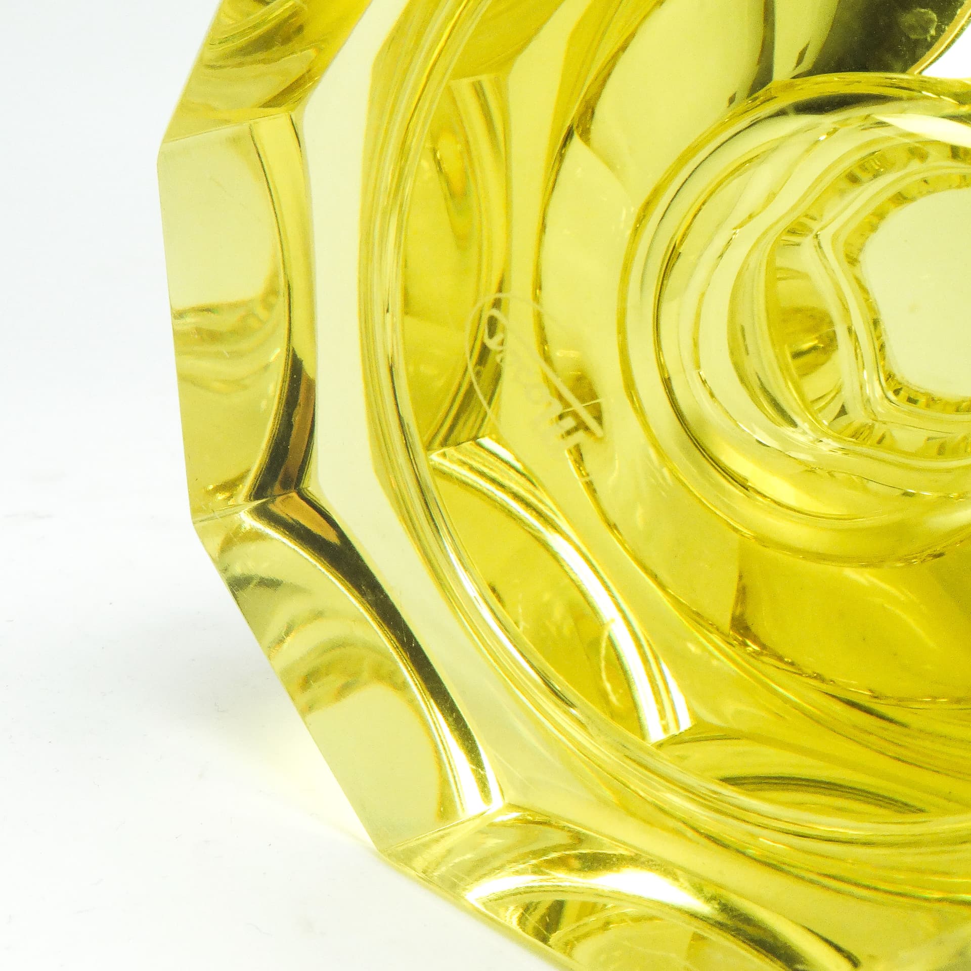 Wazon Art Deco, kryształ żółty, proj. J. Hoffmann, Czechosłowacja, lata 30. - 114975