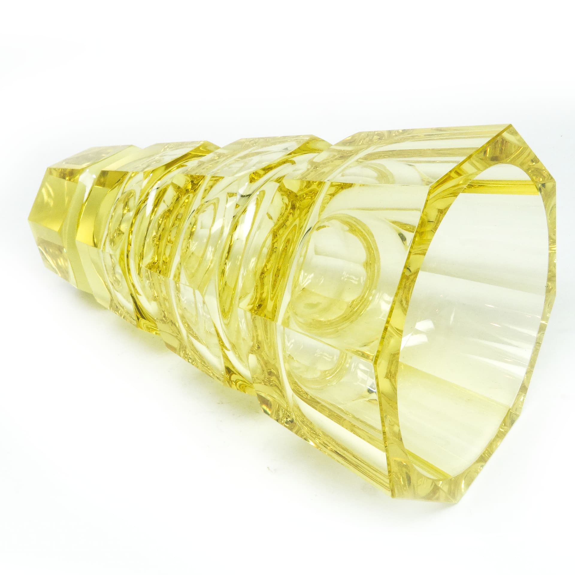 Wazon Art Deco, kryształ żółty, proj. J. Hoffmann, Czechosłowacja, lata 30. - 114973