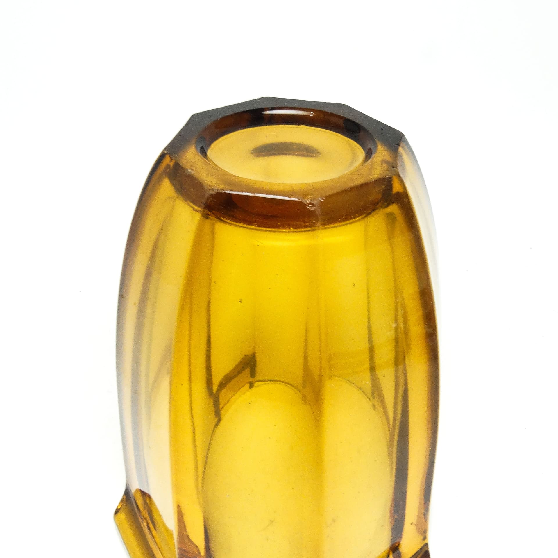 Wazon art déco, szkło fioletowe, proj. R. Schrotter, Huta Szkła Inwald, Czechosłowacja, lata 30. - 115237