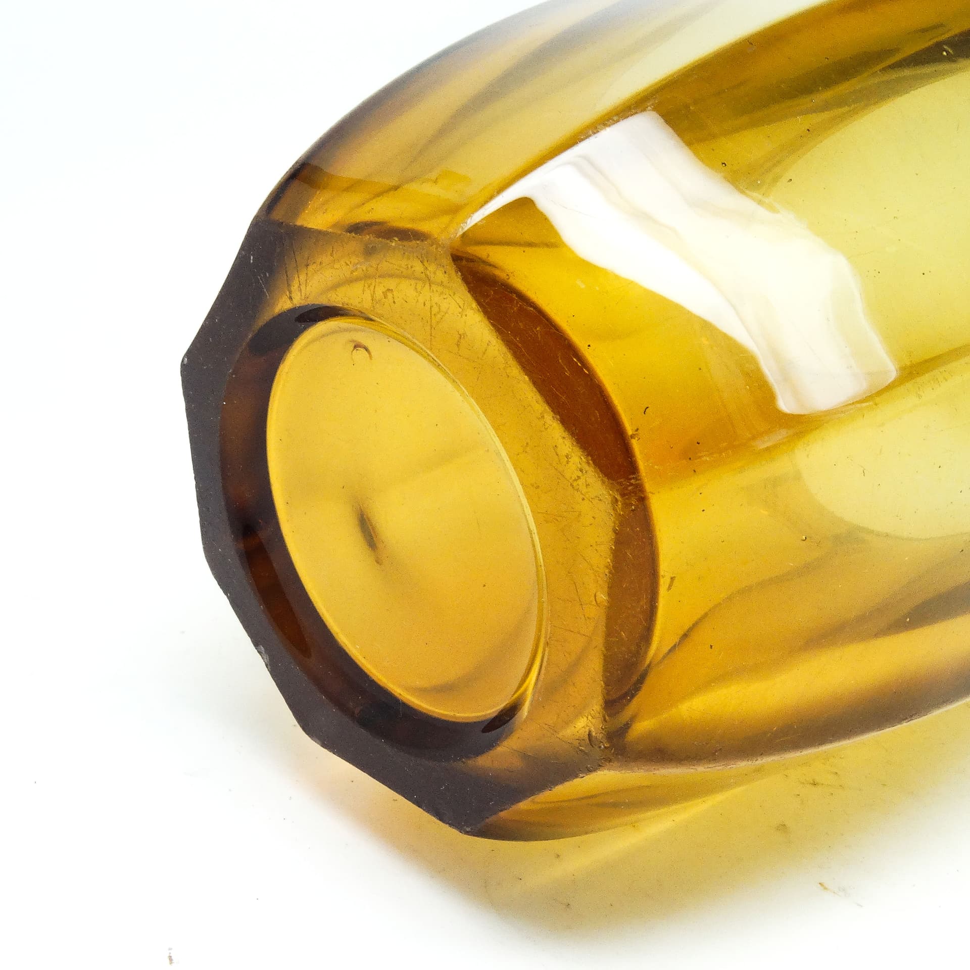 Wazon art déco, szkło fioletowe, proj. R. Schrotter, Huta Szkła Inwald, Czechosłowacja, lata 30. - 115236