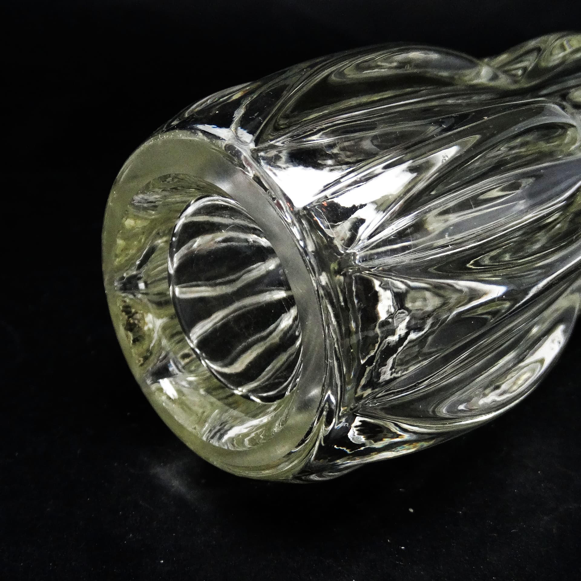 Wazon, art déco, szkło fioletowe, proj. R. Schrotter, Huta Szkła Inwald, Czechosłowacja, lata 30. - 115281