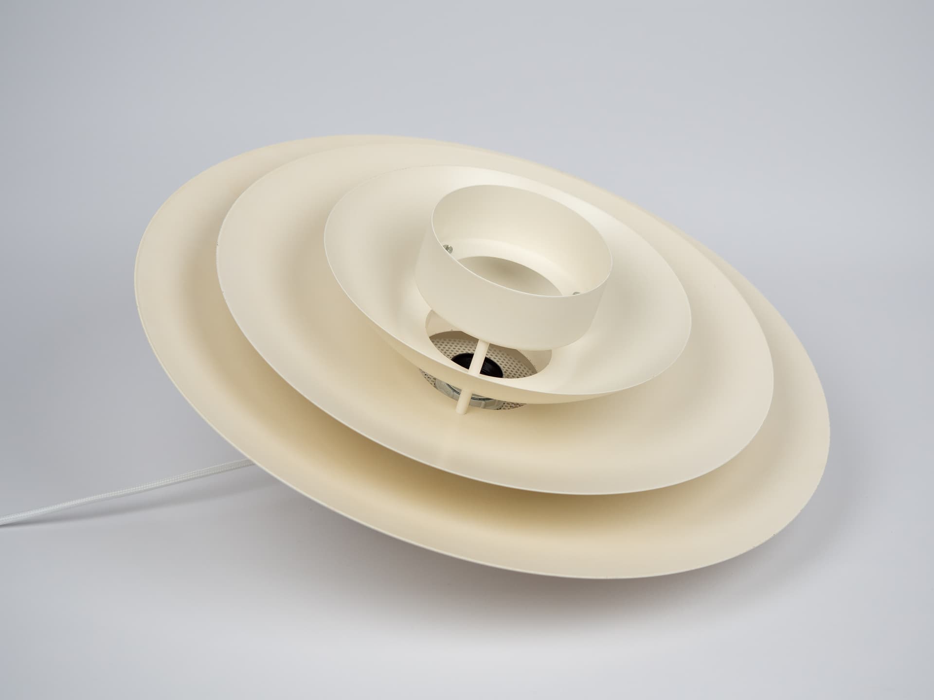 Biała aluminiowa lampa wisząca Top Lamper, Dania, lata 80. - 122786