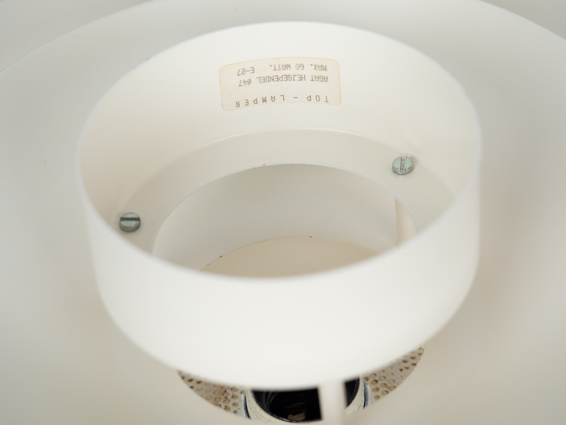 Biała aluminiowa lampa wisząca Top Lamper, Dania, lata 80. - 122790