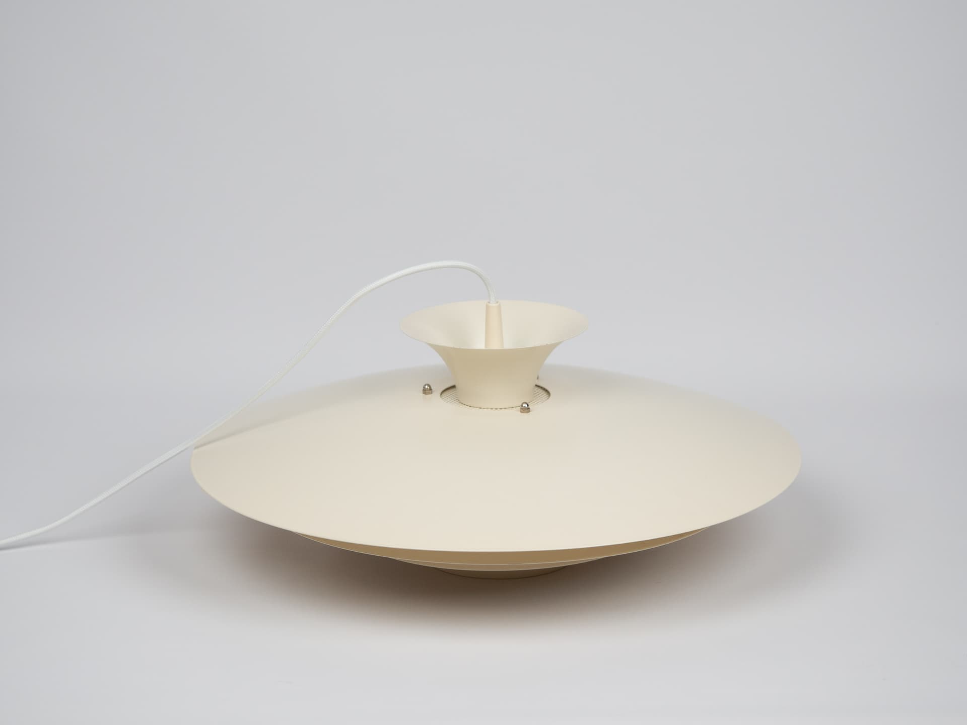 Biała aluminiowa lampa wisząca Top Lamper, Dania, lata 80. - 122785