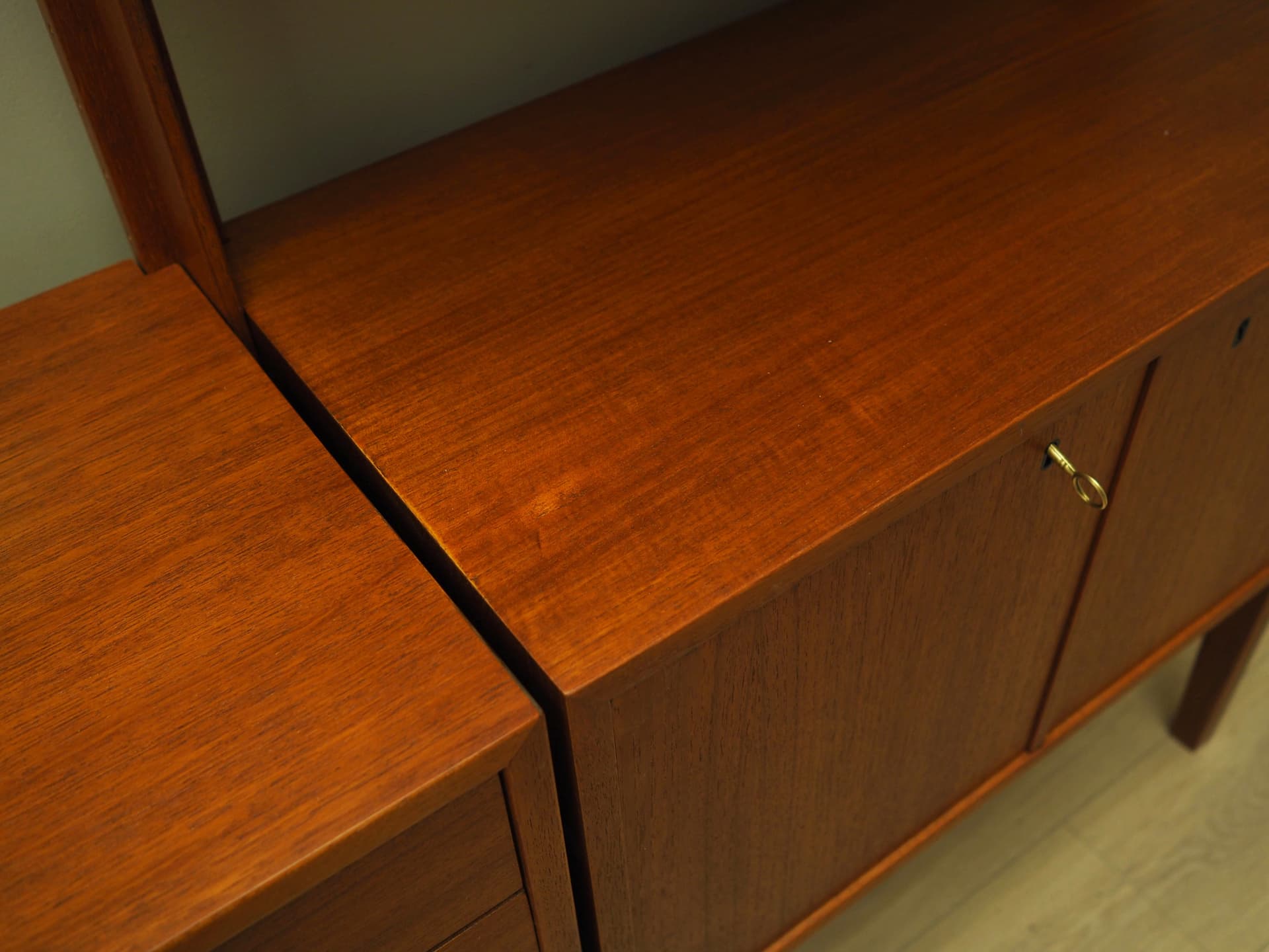 Shelving Unit Veggen de Luxe, teak, transparent glass, by T. Afdal, R. Hesland, Bruksbo, Norway, 1960s. - 123514