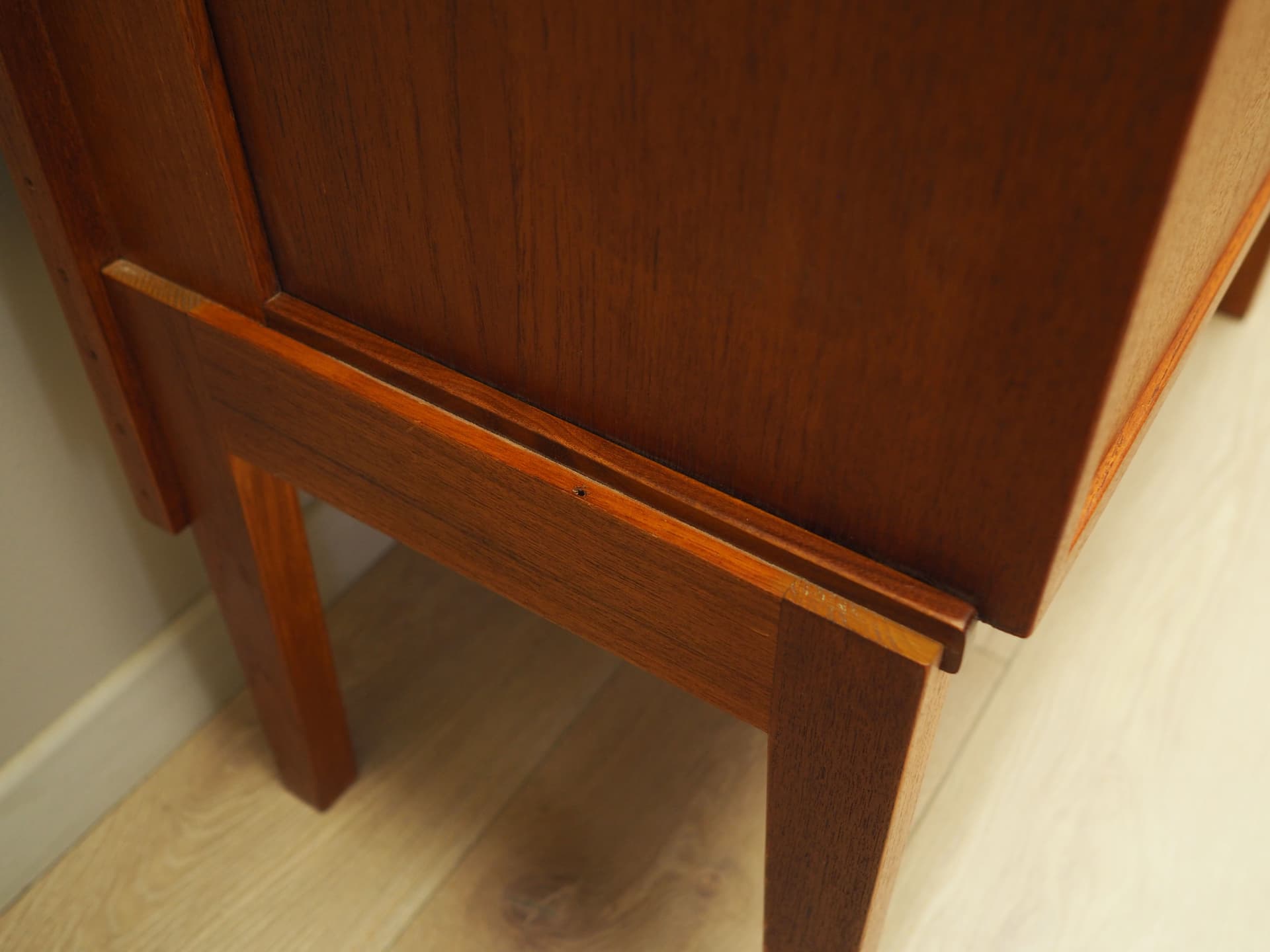 Shelving Unit Veggen de Luxe, teak, transparent glass, by T. Afdal, R. Hesland, Bruksbo, Norway, 1960s. - 123508