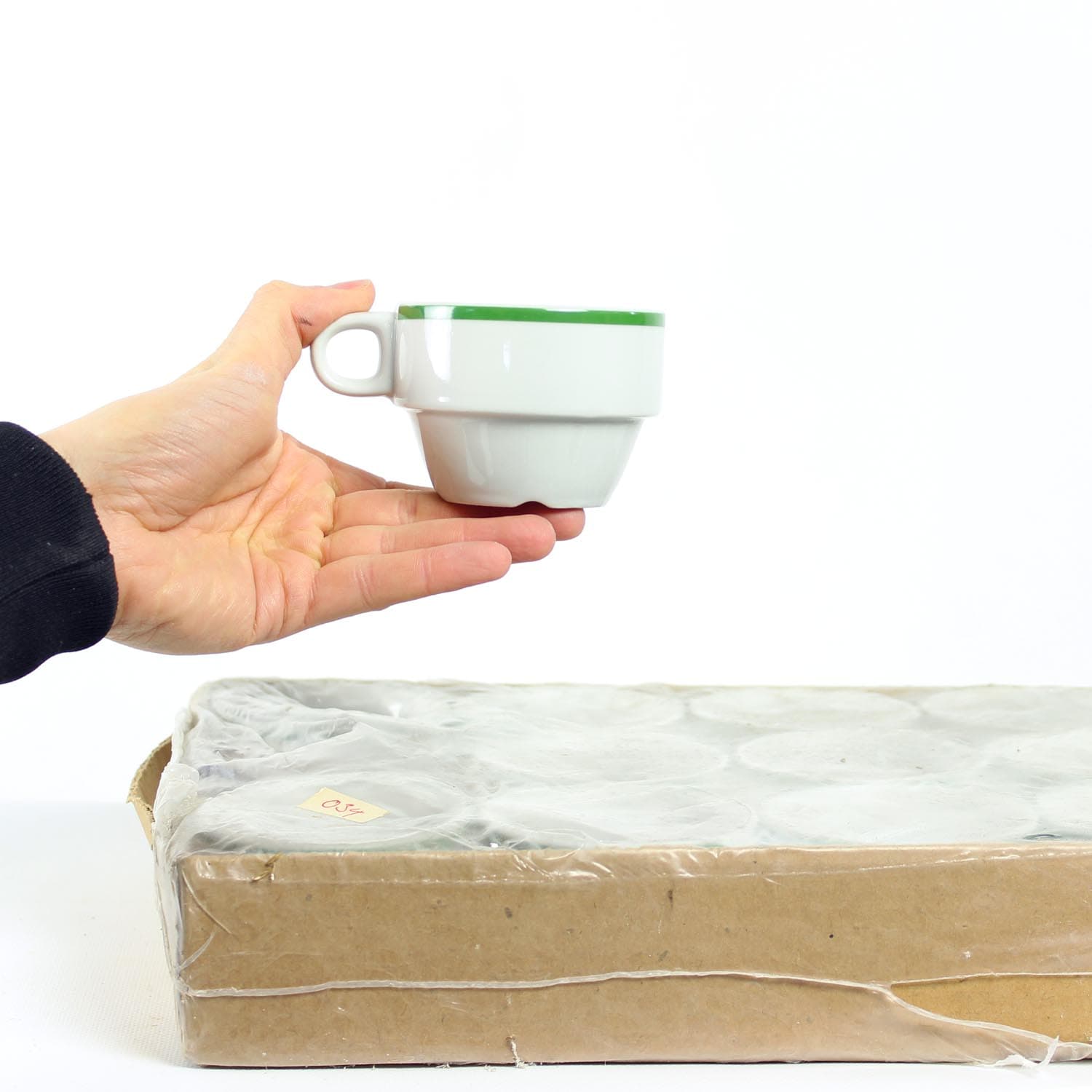 Zestaw filiżanek, biały z zielonym rantem, porcelana, Lubiana, Polska, lata 60. - 123776