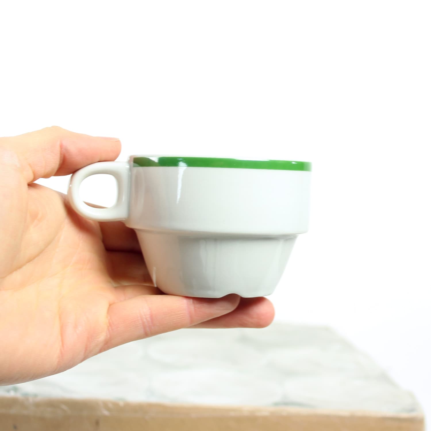 Zestaw filiżanek, biały z zielonym rantem, porcelana, Lubiana, Polska, lata 60. - 123775