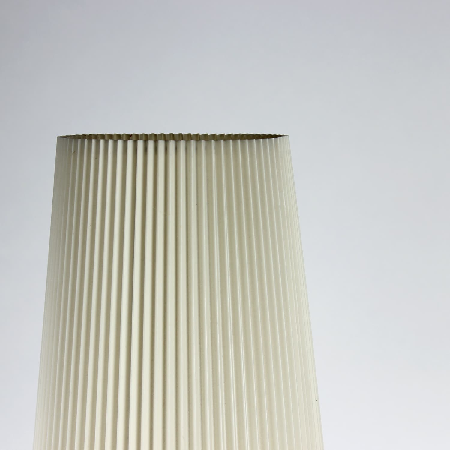 Floor lamp, cream plastic, black metal, VEB Wohnraumleuchten, Germany, 1970s. - 123840