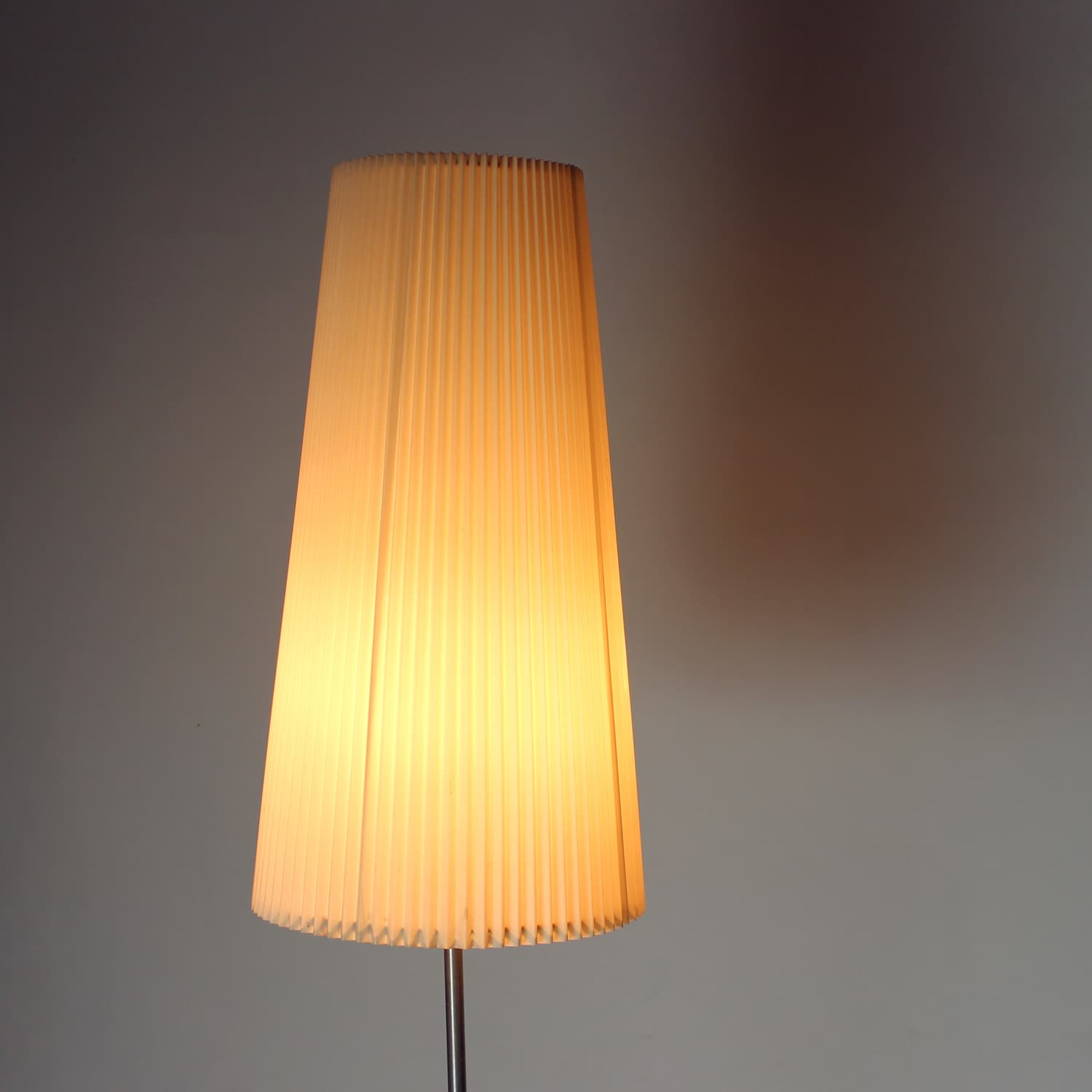 Floor lamp, cream plastic, black metal, VEB Wohnraumleuchten, Germany, 1970s. - 123836