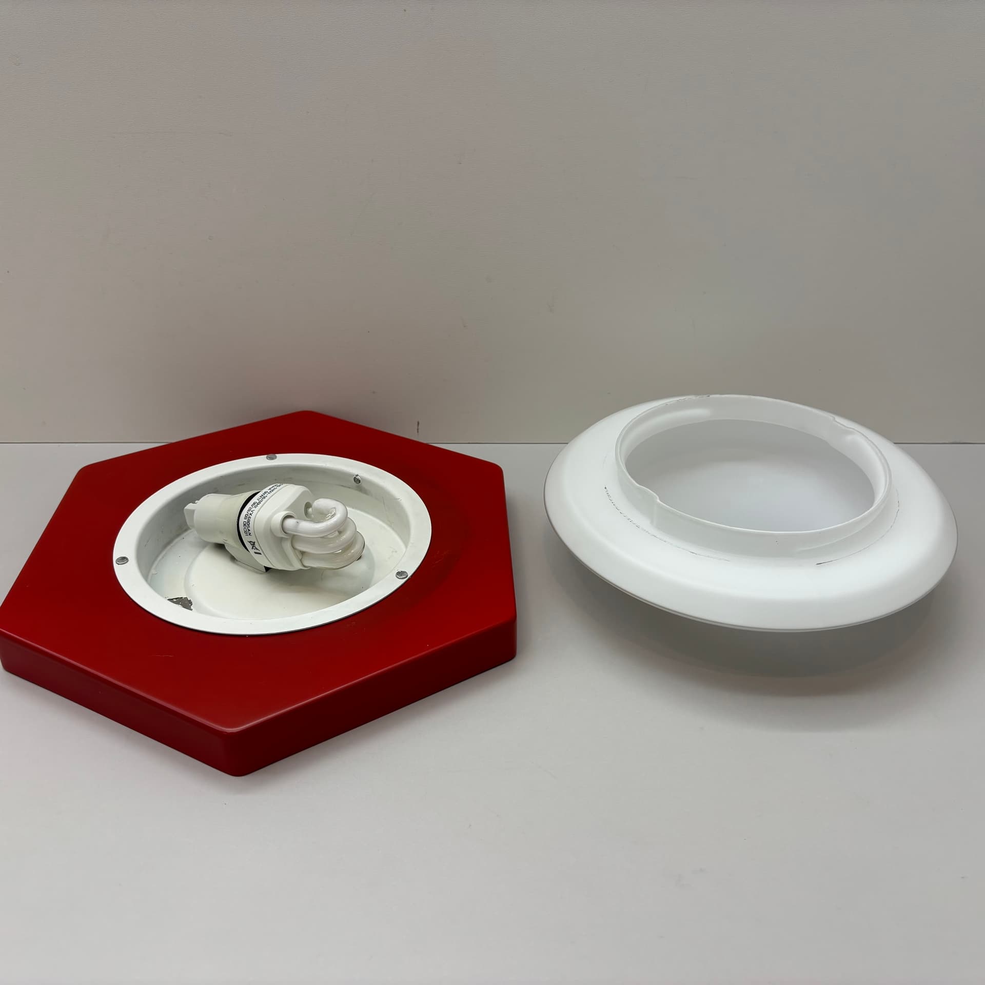 Kinkiet, Neuhaus Leuchten, czerwony, metal, szkło, proj. Rolf Kruger, Niemcy, lata 70. - 124256