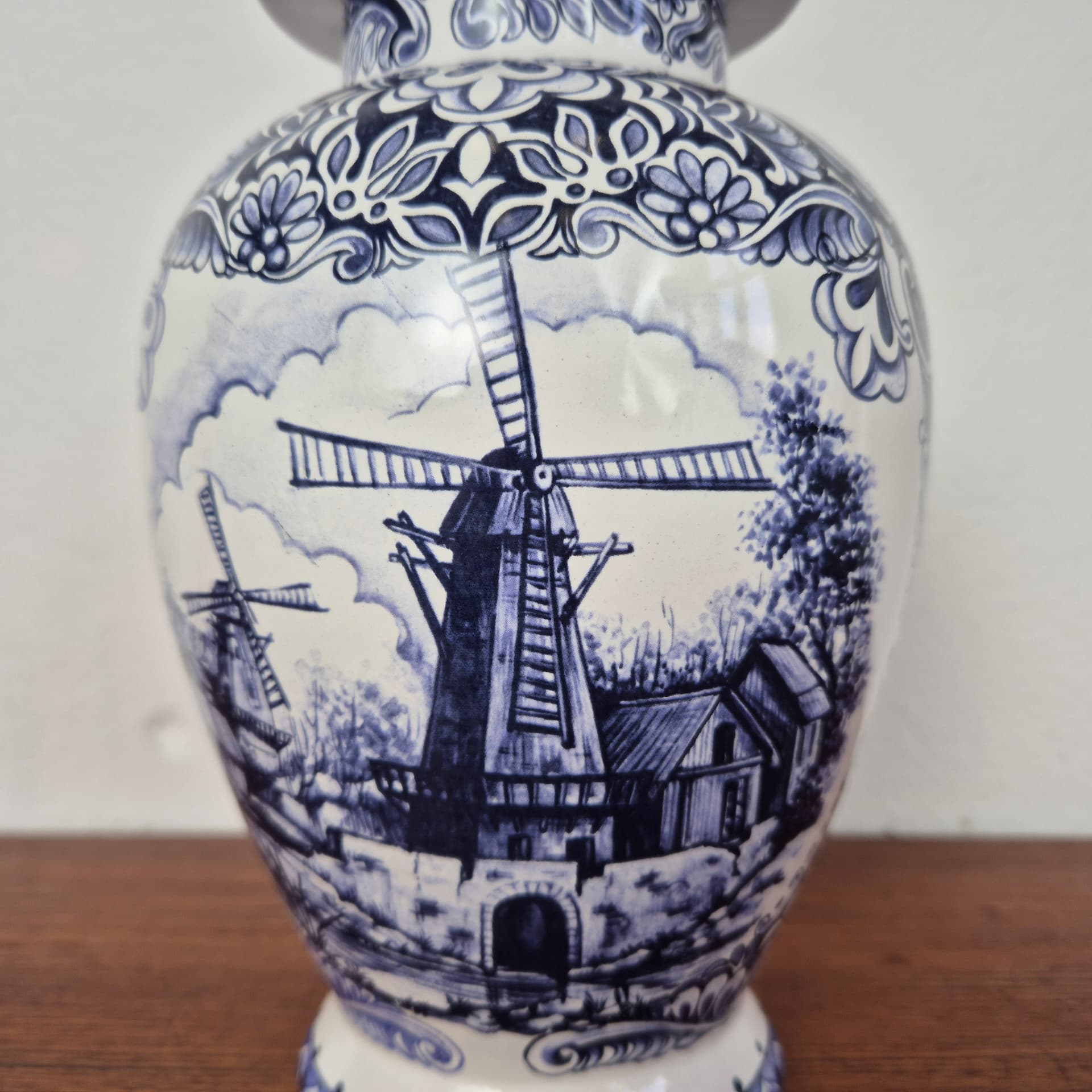 Amfora porcelana biała, Delfts Bleau, Holandia, lata 60. - 125024