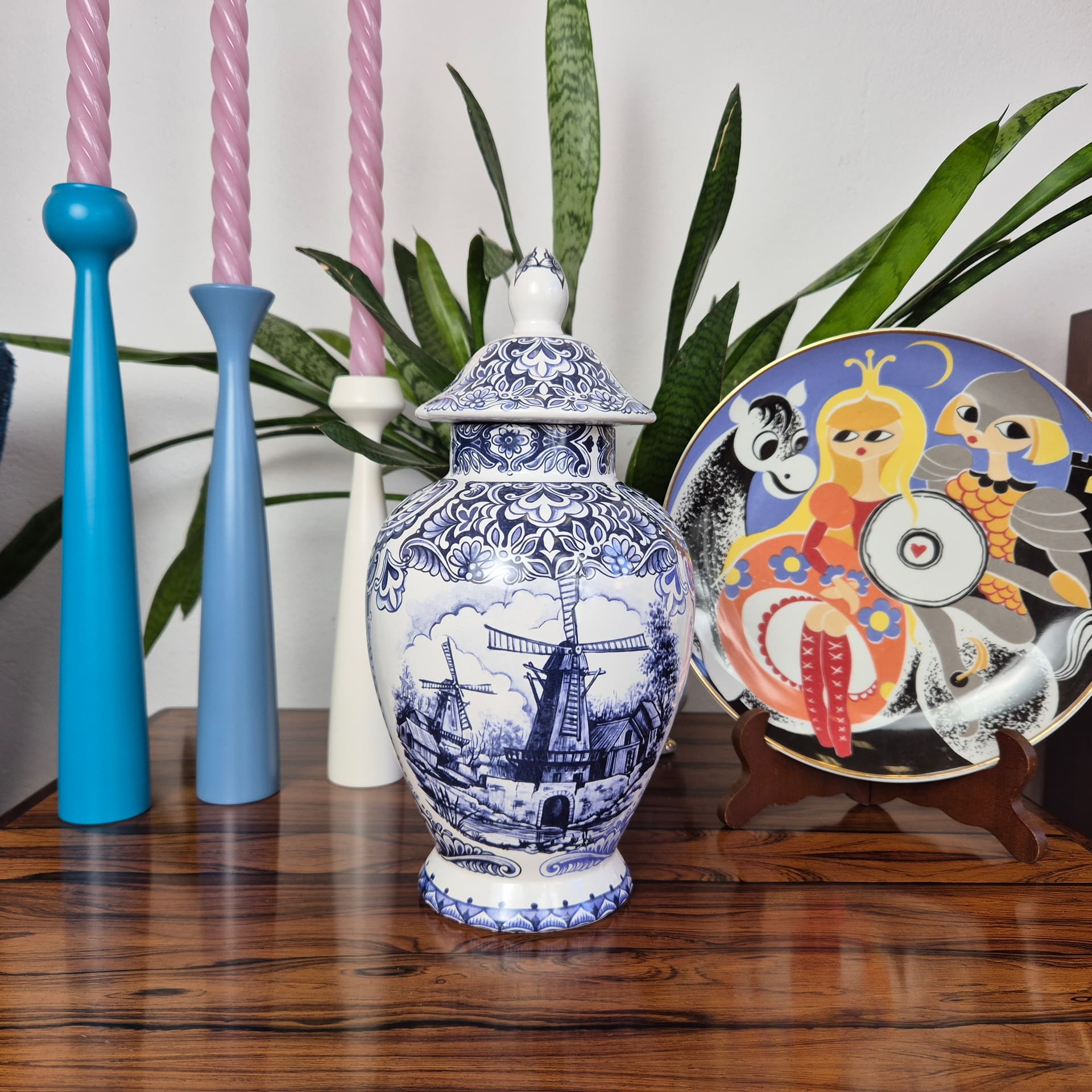 Amfora porcelana biała, Delfts Bleau, Holandia, lata 60. - 125027