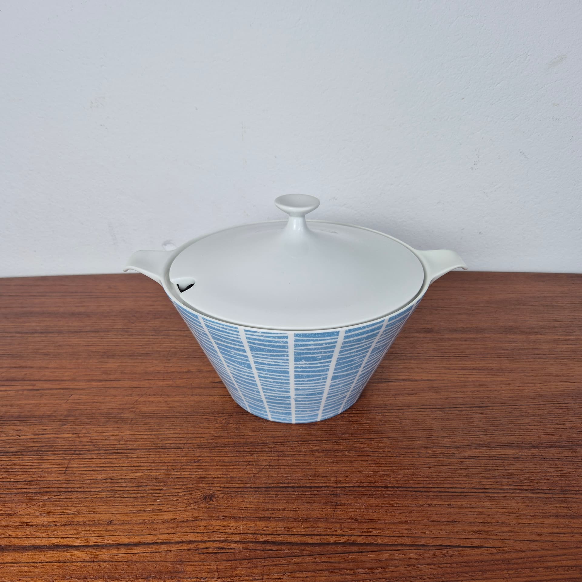 Waza Schönwald 511, biała, porcelana, proj. H. Löffelhardt, Niemcy, lata 50. - 125087