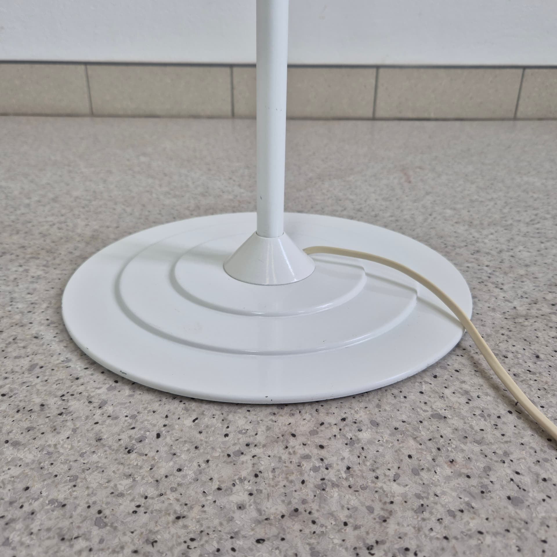 Lampa podłogowa Space Age, akryl biały, metal biały, Niemcy, lata 70. - 125211