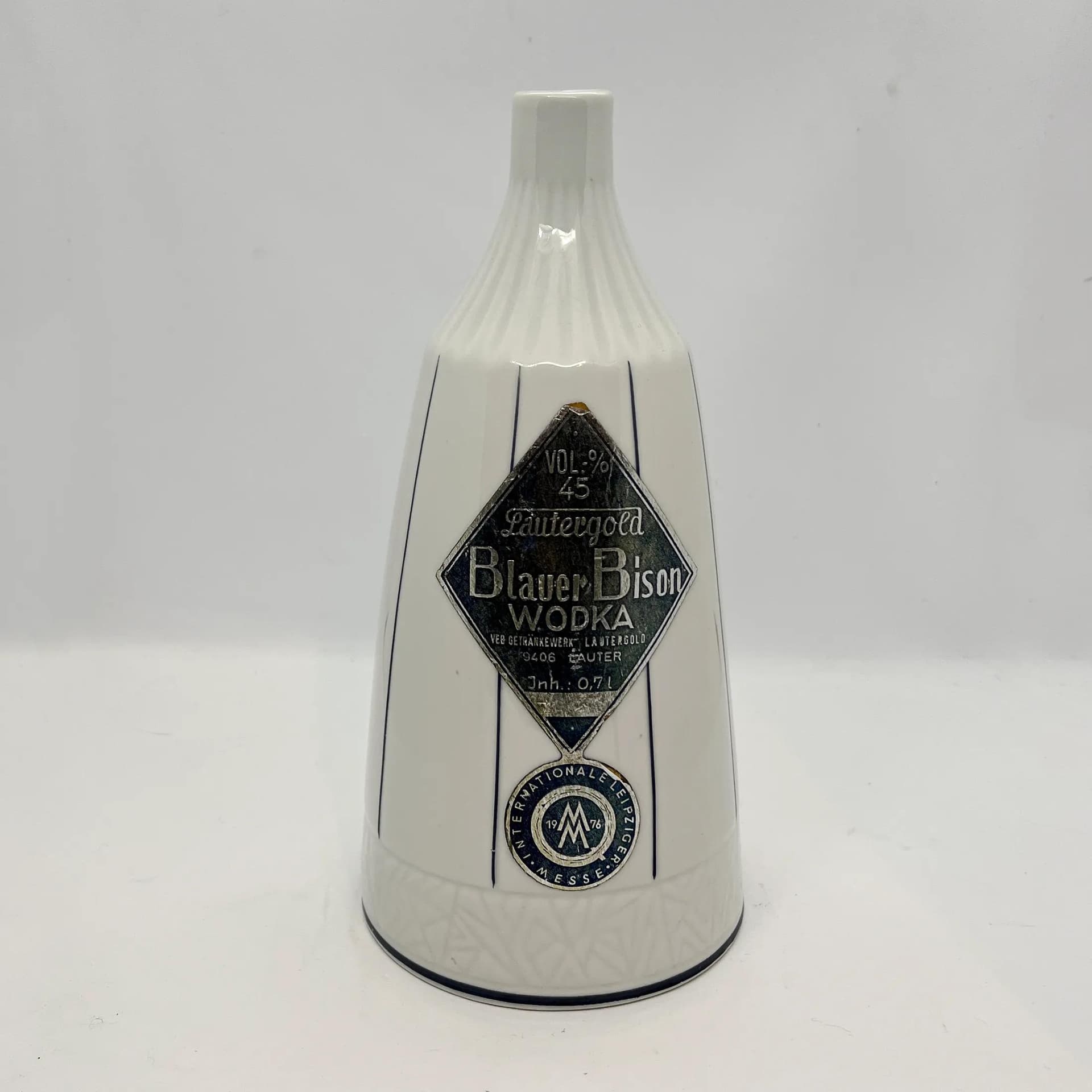 Butelka dekoracyjna Bizon, porcelana biała, Lichte Fine China, Niemcy, lata 70. - 126275