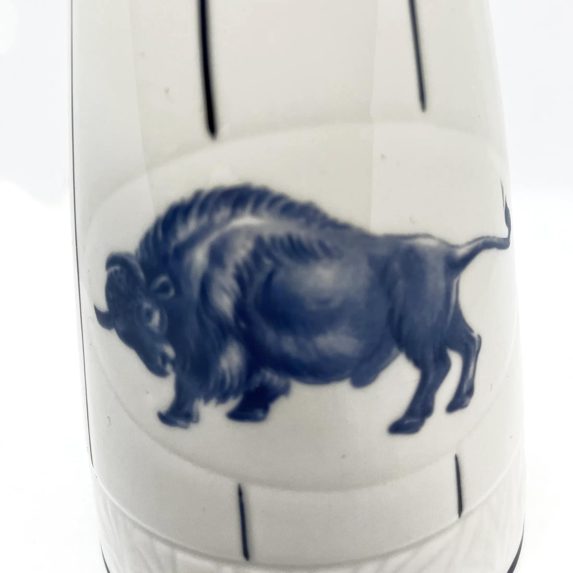 Butelka dekoracyjna Bizon, porcelana biała, Lichte Fine China, Niemcy, lata 70. - 126274