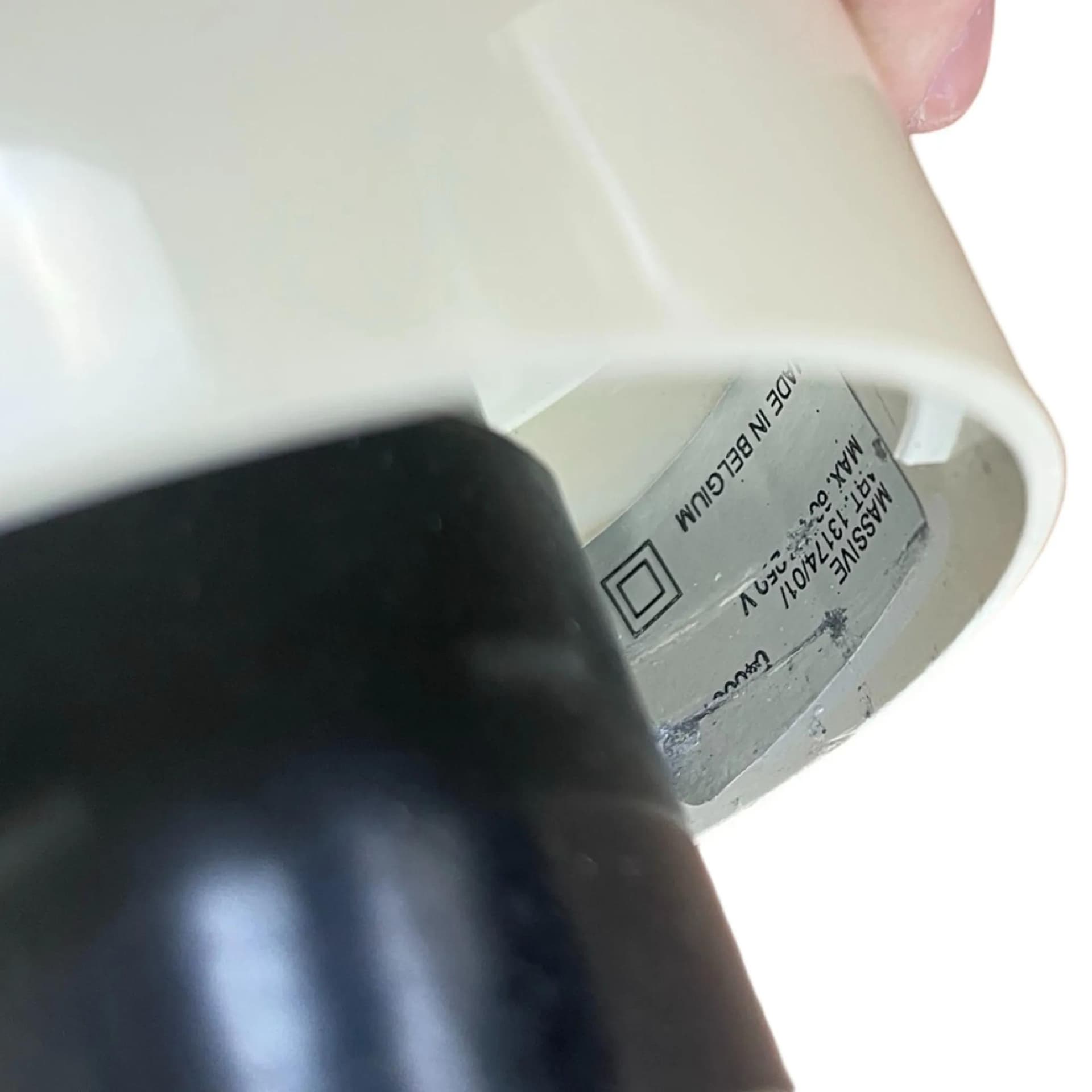 Lampka nocna modernistyczna, biały, szkło transparentne, plastik beżowy, Massive, Belgia, lata 70. - 126077