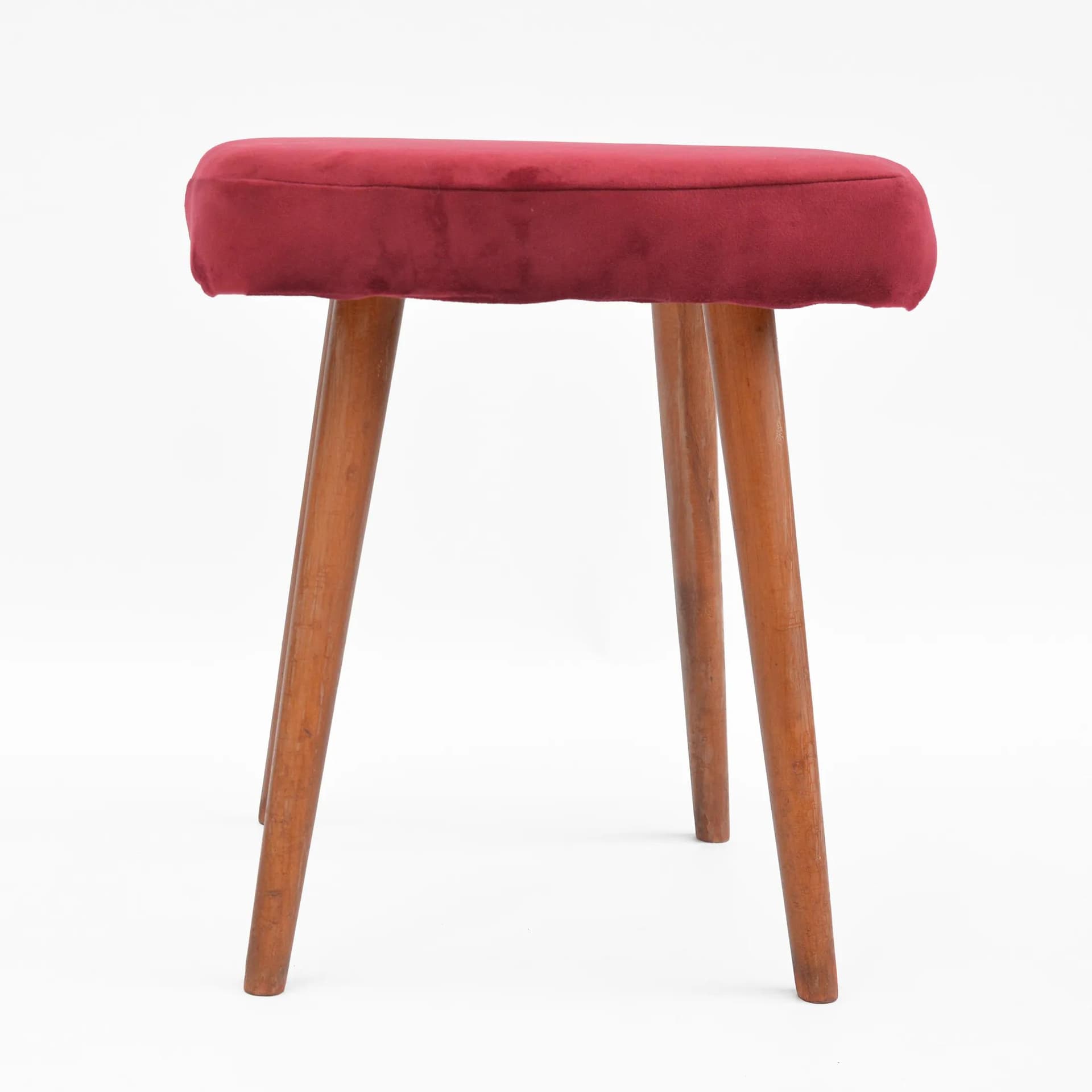 Taboret, bordowy, drewno buk, Dolnośląska Fabryka Mebli w Świebodzicach, Polska, lata 60. - 129467