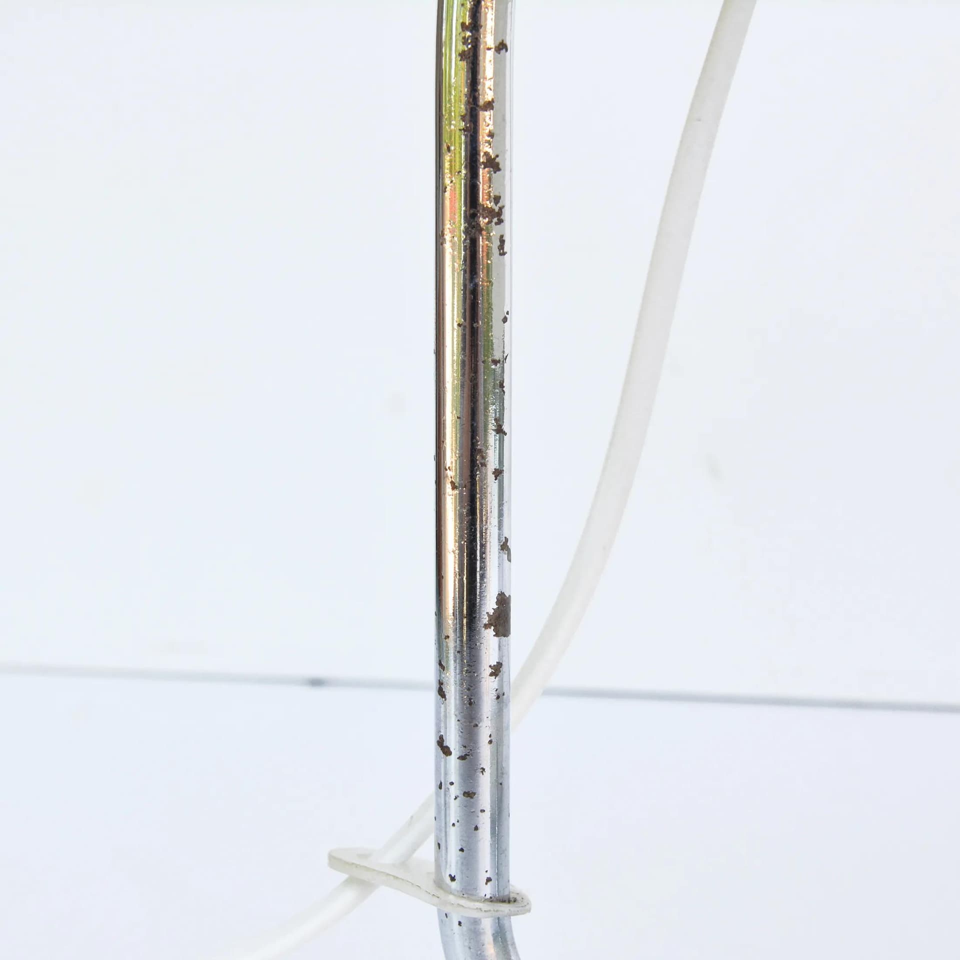 Lampka biurkowa, kremowobiały, metal chromowany, proj. J. Hurka, Napako, Czechosłowacja, lata 60. - 128574