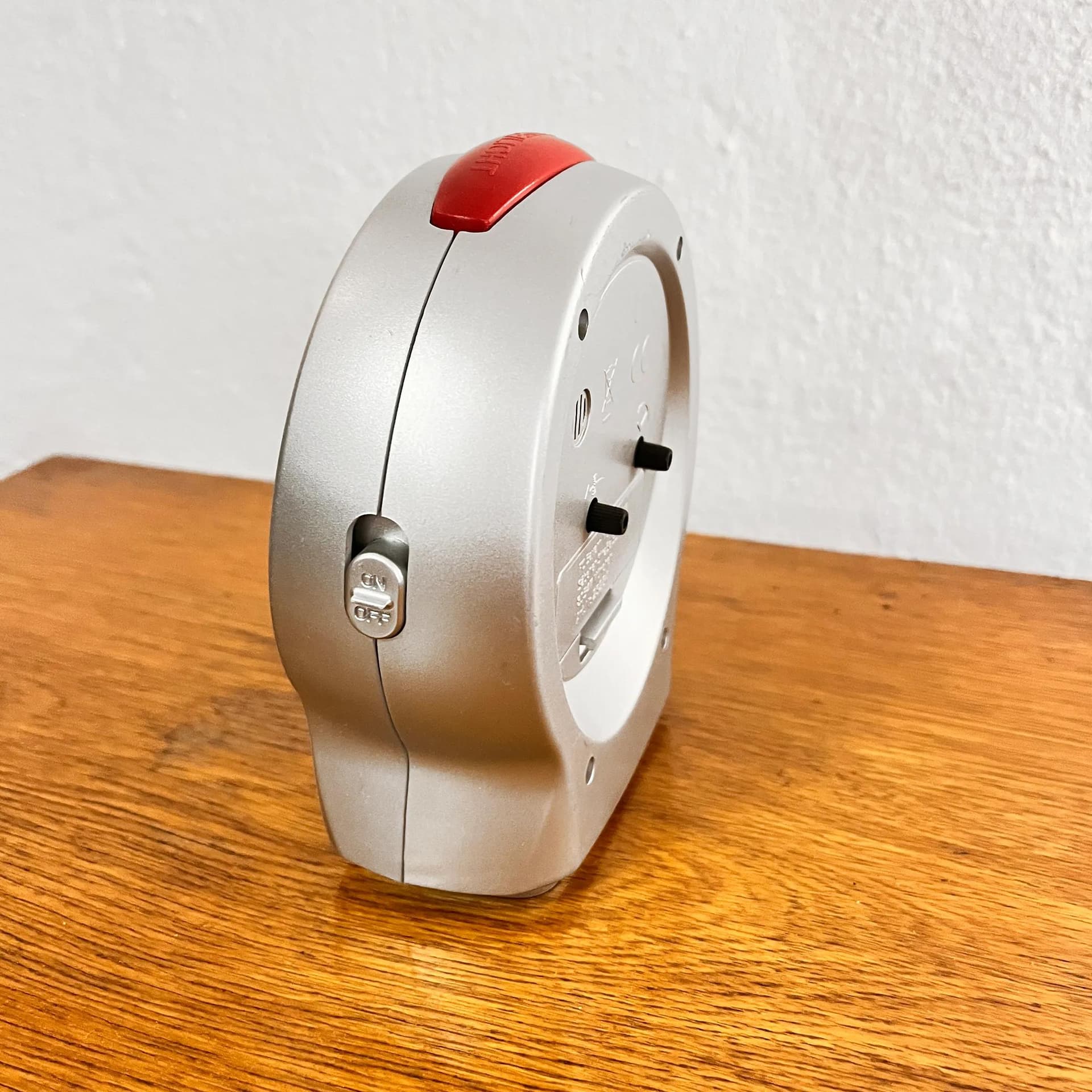 Alarm Clock FC Bayern München, red plastic, Kienzle, Germany, 1990s. - 127285