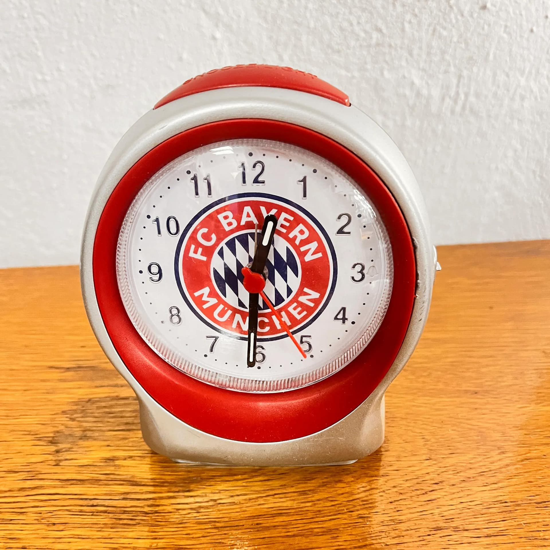 Alarm Clock FC Bayern München, red plastic, Kienzle, Germany, 1990s. - 127283