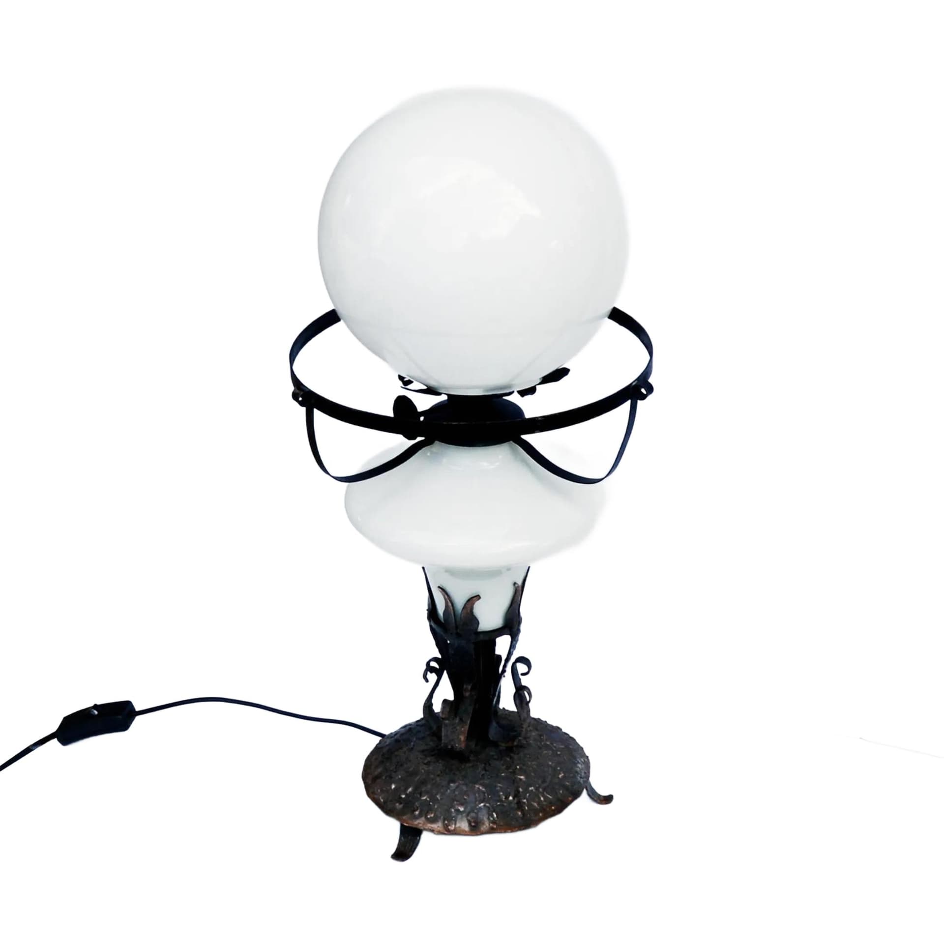 Lampa stołowa, miedź ręcznie formowana, szkło mleczne, Polska, lata 60.