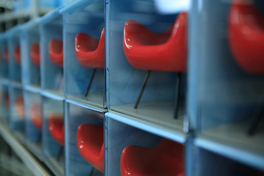 Fotel RM58 Classic Mini czerwony, proj. R. Modzelewski, VZÓR - 8776