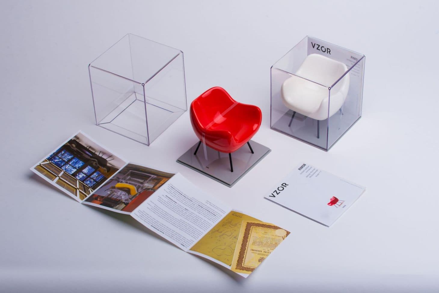 Fotel RM58 Classic Mini czerwony, proj. R. Modzelewski, VZÓR - 8777