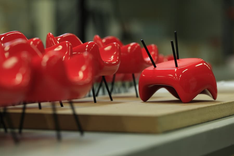 Fotel RM58 Classic Mini czerwony, proj. R. Modzelewski, VZÓR - 8772