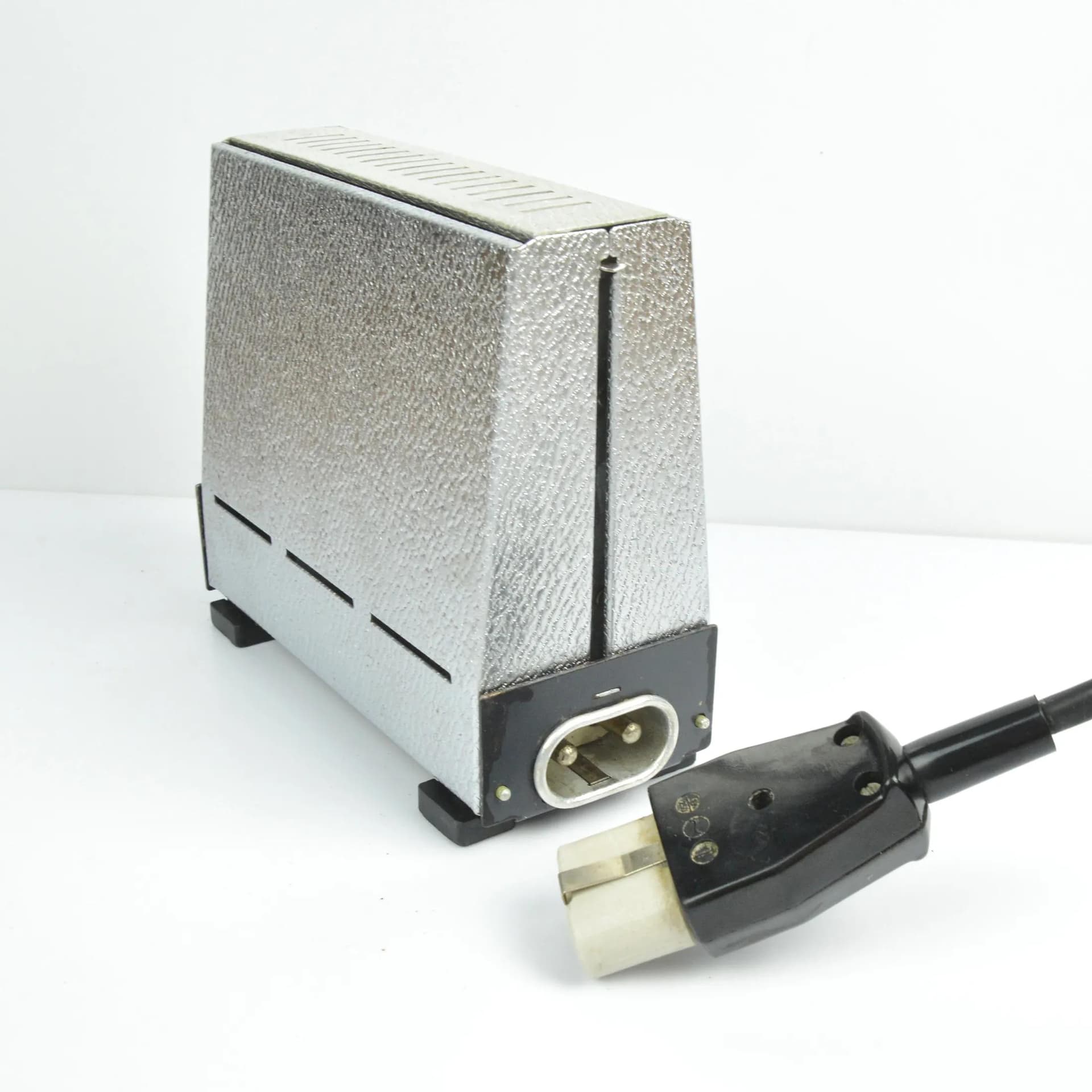 Toster skrzydełkowy, srebrny metal, czarny plastik, HAGEKA Brotröster Brandenburg, Niemcy, lata 60. - 126870