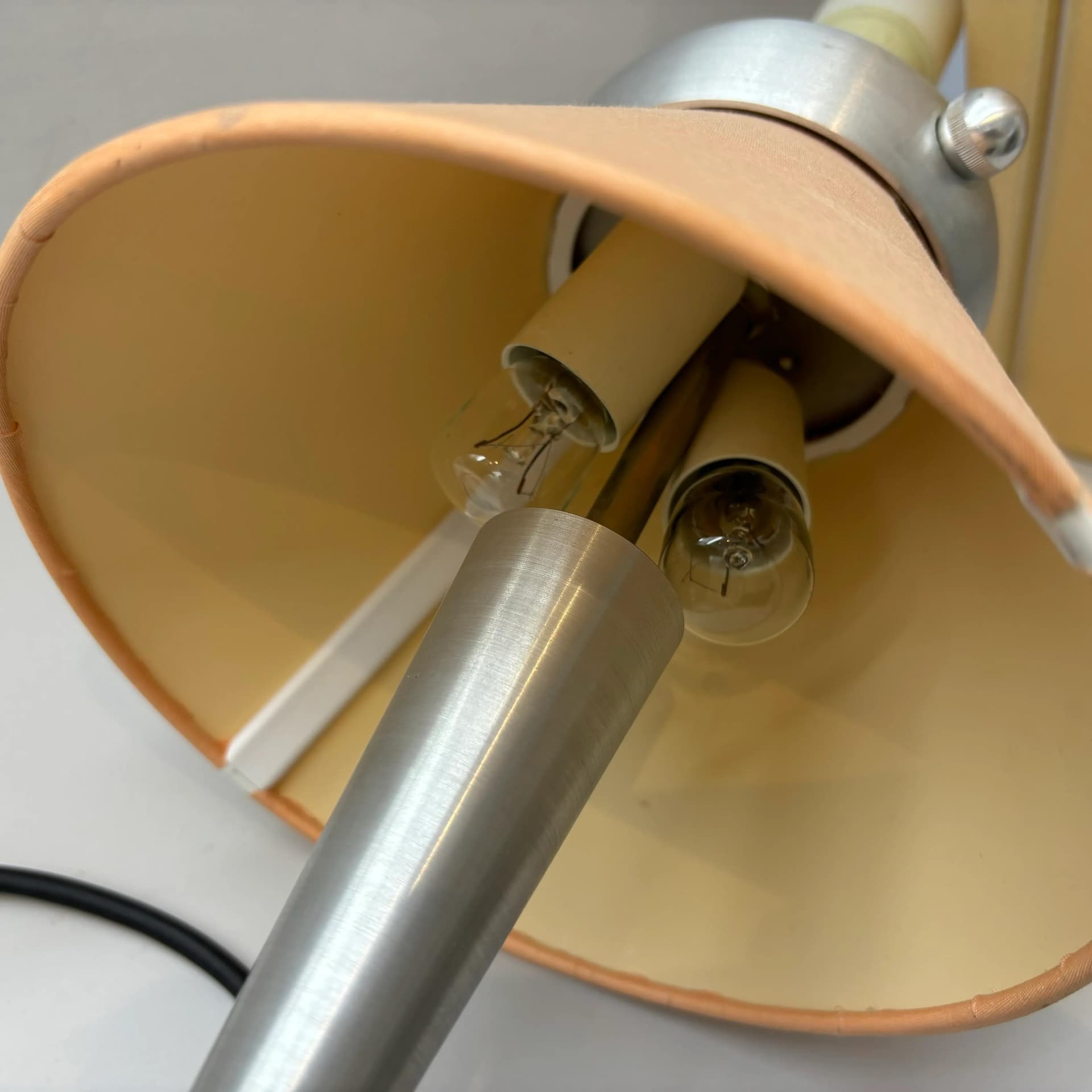 Lampa stołowa, aluminium beżowy, proj. J.-M. Da Costa, Serien, Niemcy, lata 90. - 8835