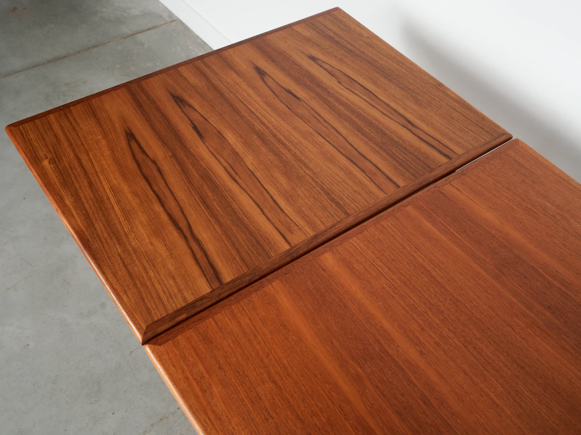 Dining table, brown teak, Denmark, 1970s. - 129845