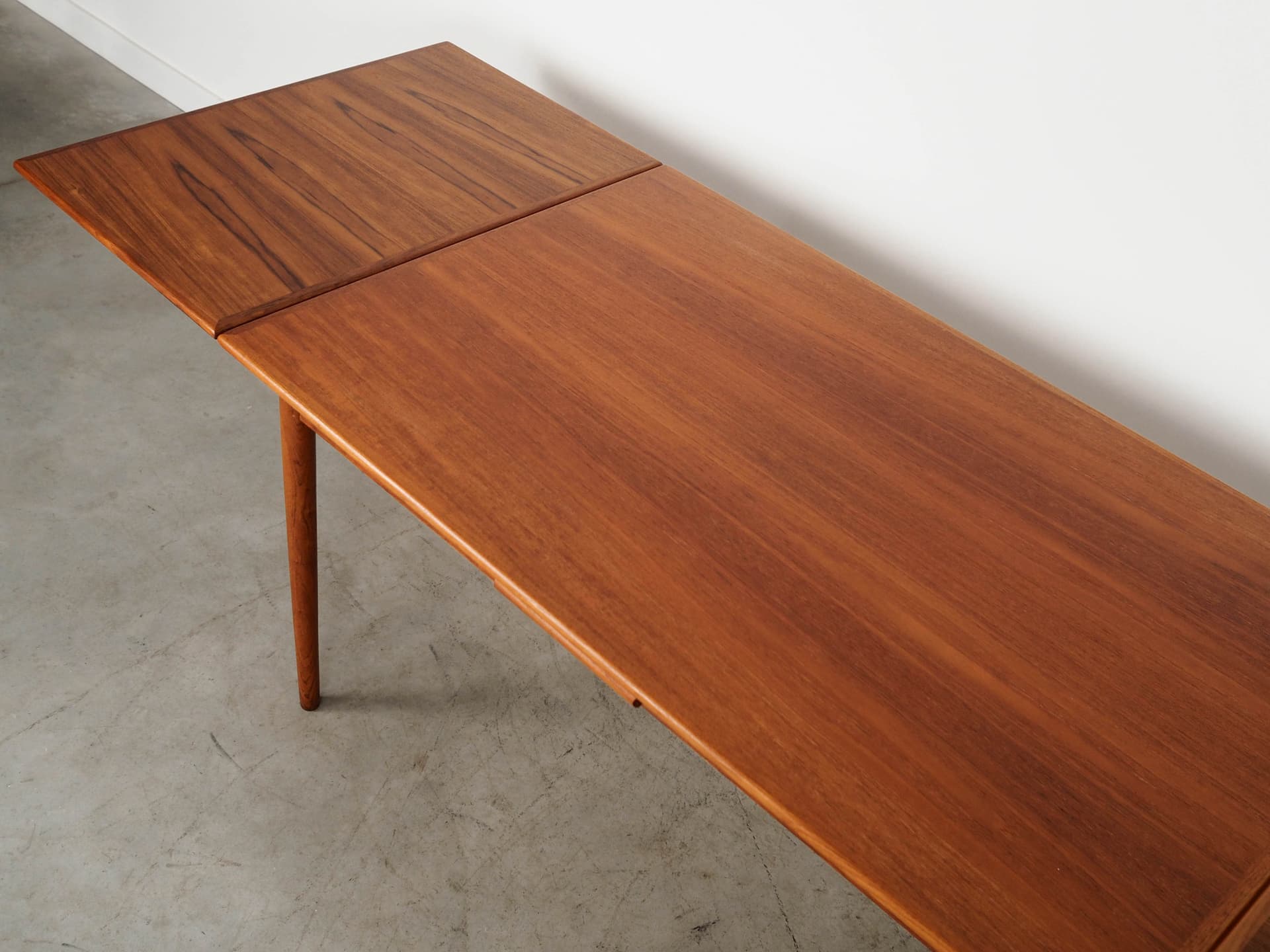 Dining table, brown teak, Denmark, 1970s. - 129843