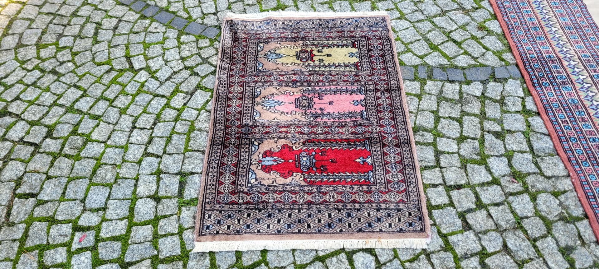 LŚNIĄCY DYWAN BUCHARA RĘCZNIE TKANY PAKISTAN 63/96CM - 130094