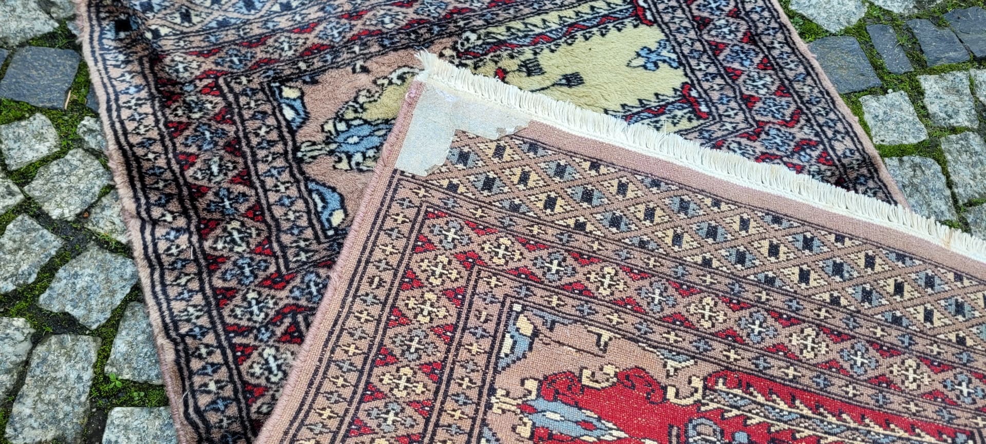 LŚNIĄCY DYWAN BUCHARA RĘCZNIE TKANY PAKISTAN 63/96CM - 130096