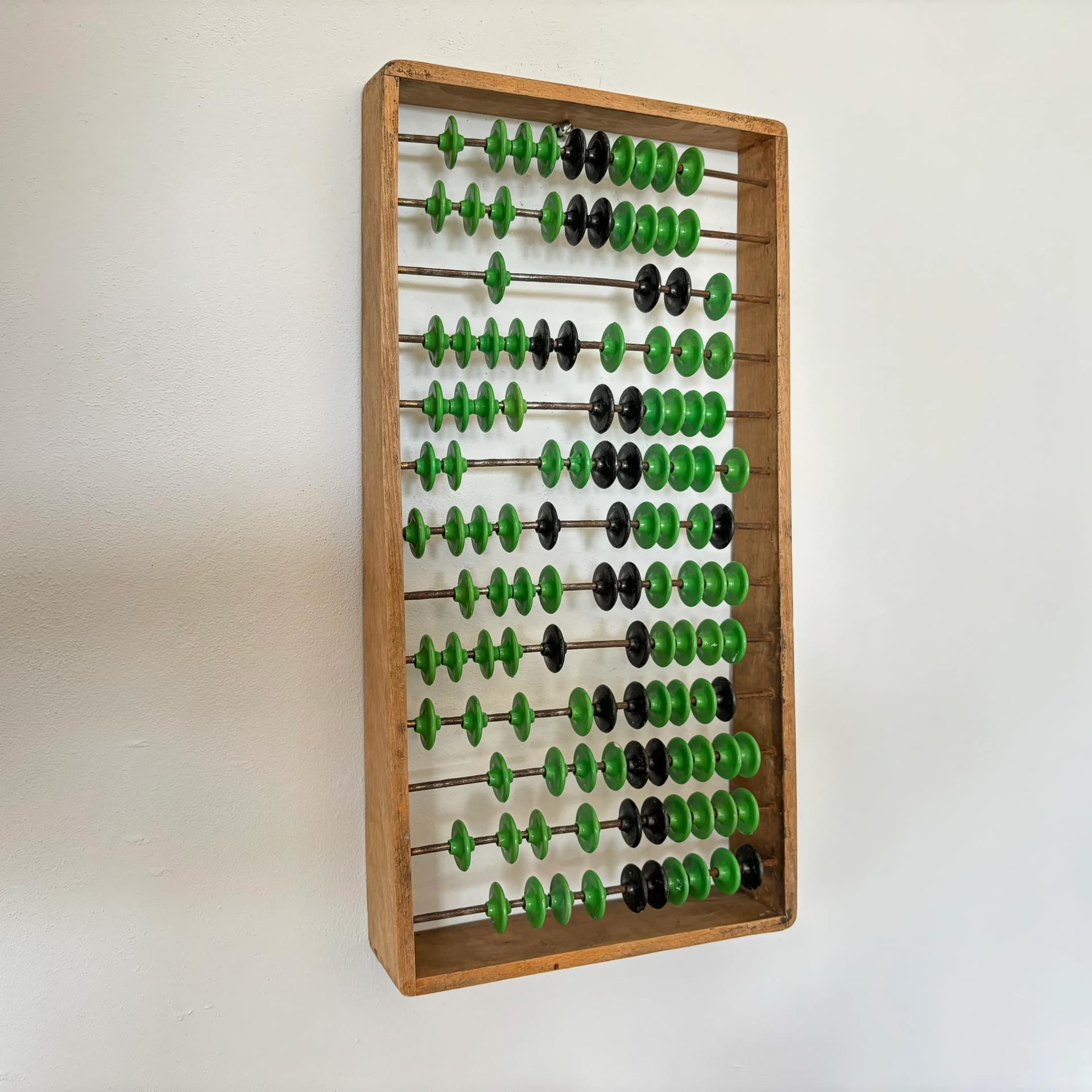 Abacus, beech wood honey, metal, green black plastic, Poland, 1960s. - 8928