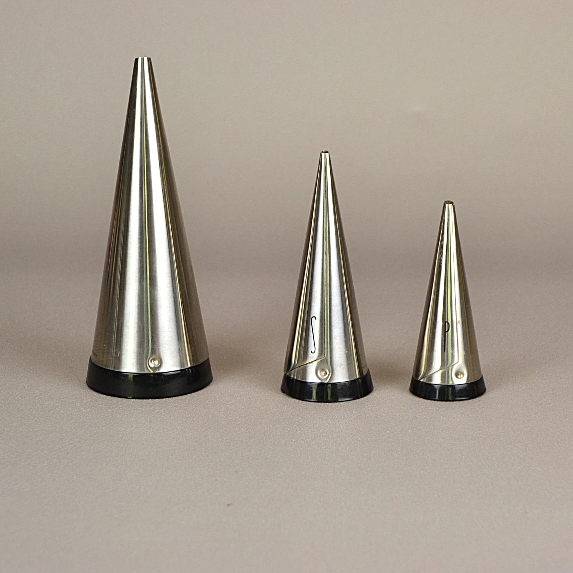 Zestaw trzech pojemników na przyprawy, srebrny, stal, proj. P. Forssell, Gense, Szwecja, lata 90. - 1068