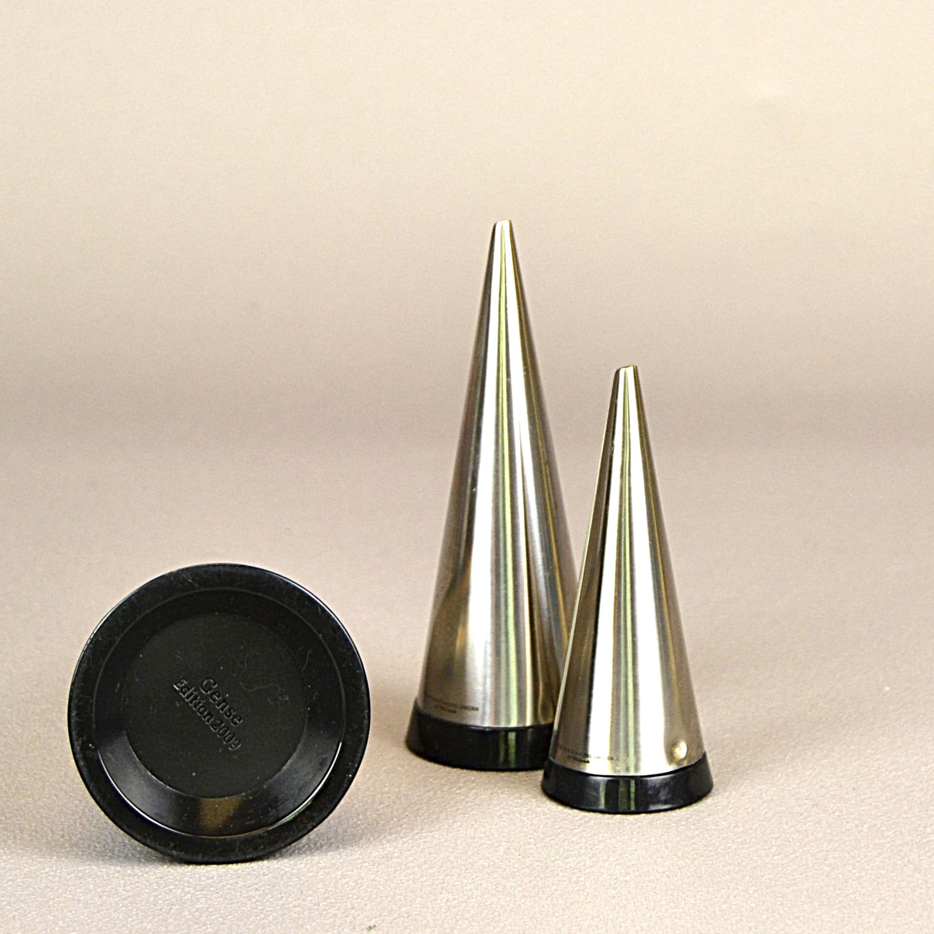 Zestaw trzech pojemników na przyprawy, srebrny, stal, proj. P. Forssell, Gense, Szwecja, lata 90. - 1070