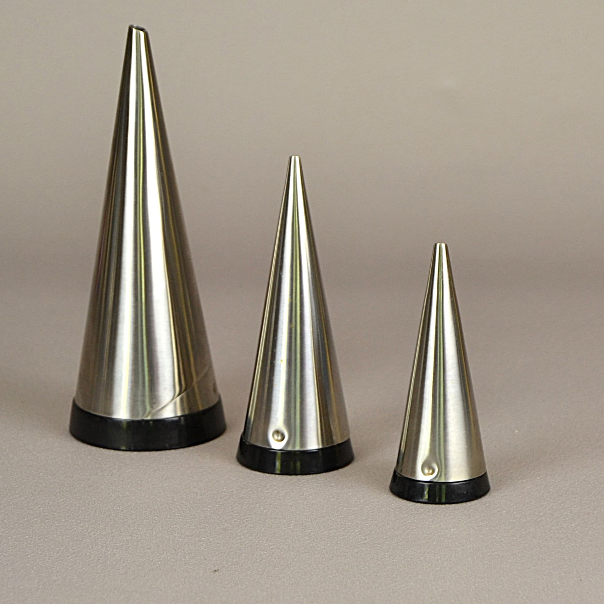 Zestaw trzech pojemników na przyprawy, srebrny, stal, proj. P. Forssell, Gense, Szwecja, lata 90. - 1069