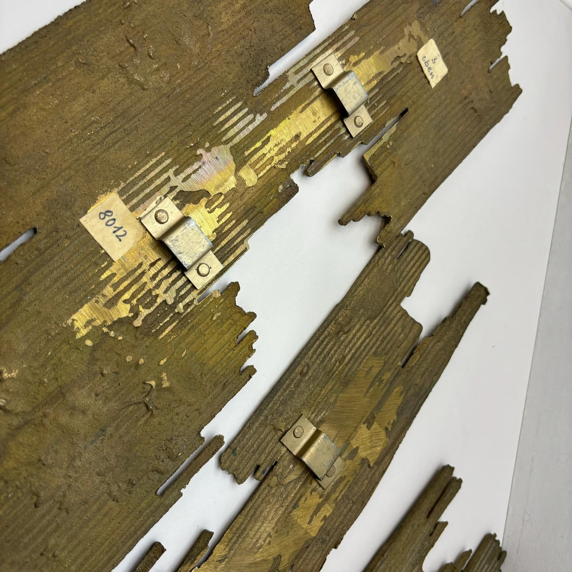 Para kinkietów brutalistycznych, brąz złocisty, proj. H. Fernandez, Francja, lata 70. - 8906