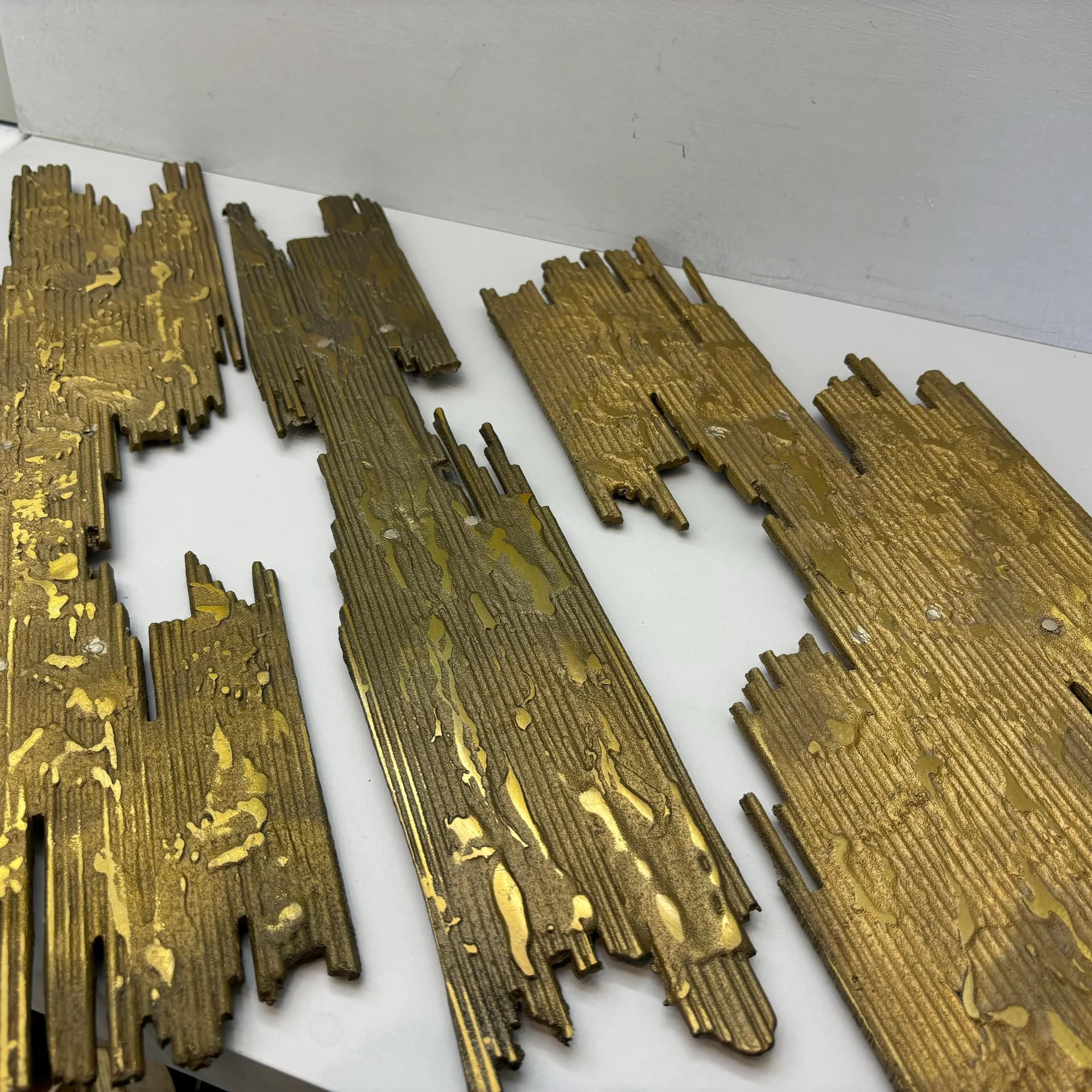 Para kinkietów brutalistycznych, brąz złocisty, proj. H. Fernandez, Francja, lata 70. - 8907