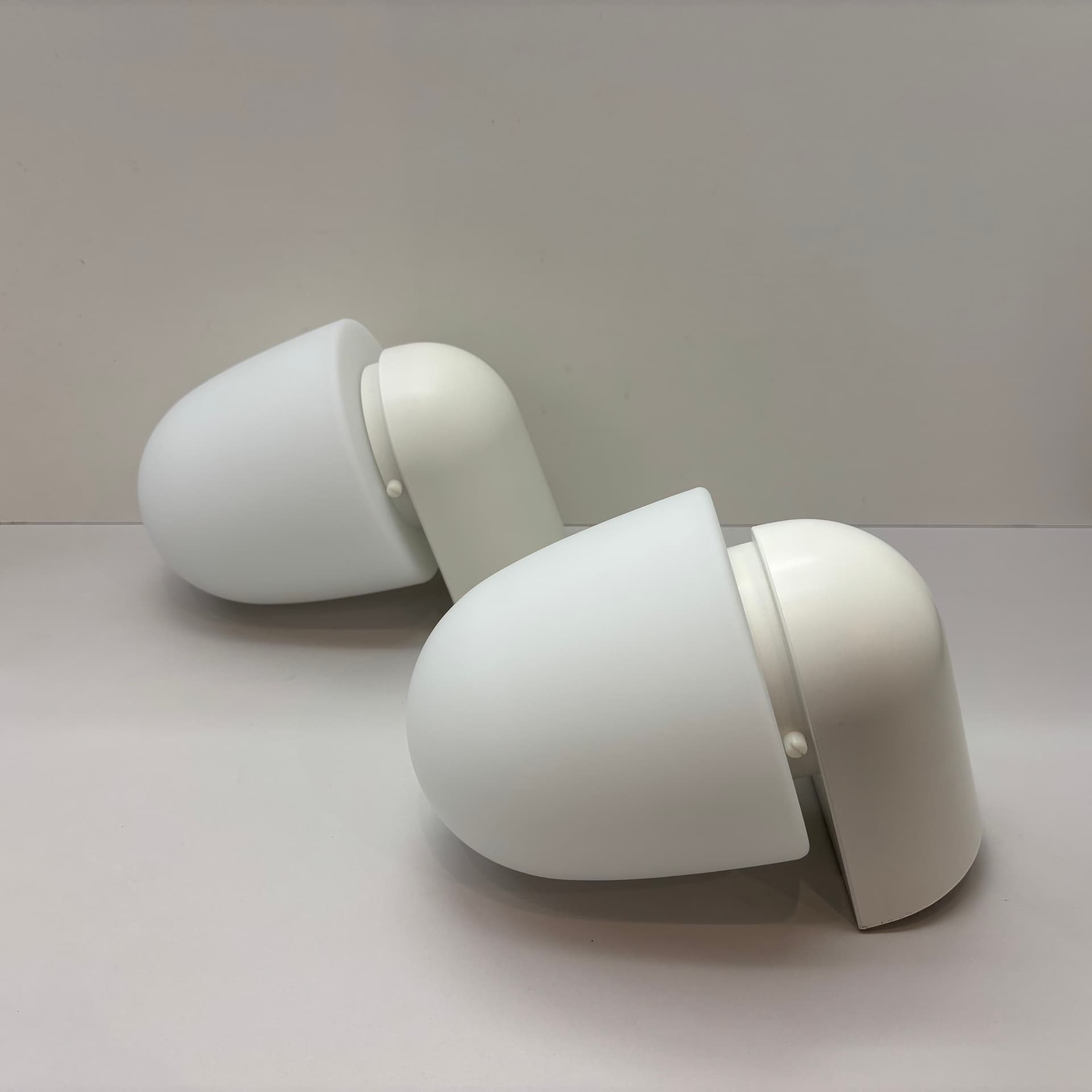 Para kinkietów Glashutte Limburg 3254, szkło opalowe białe, Niemcy, lata 80. - 130920