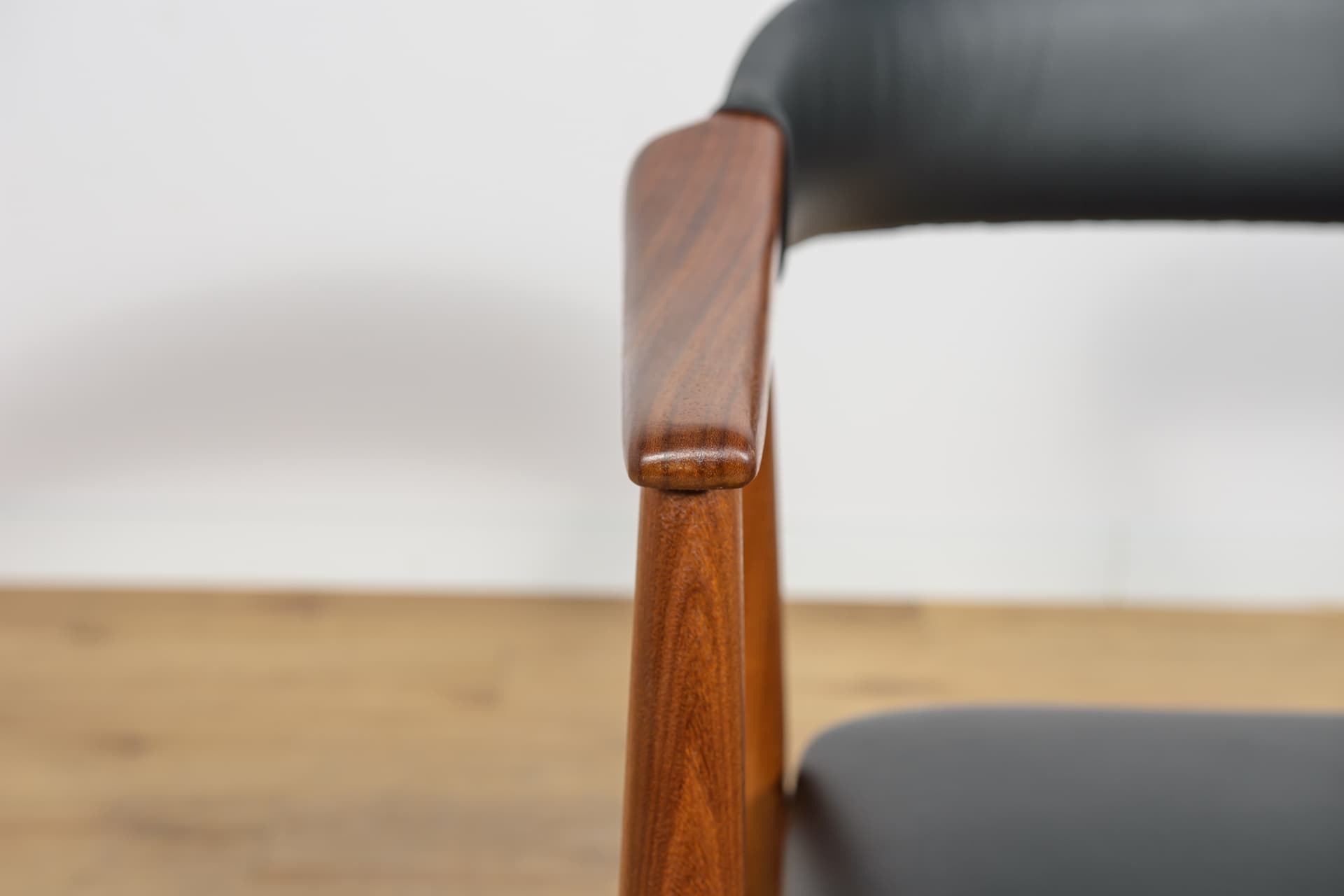 Fotel Model 213, proj. Th. Harlev, Farstrup Møbler, Dania, lata 60. - 131140