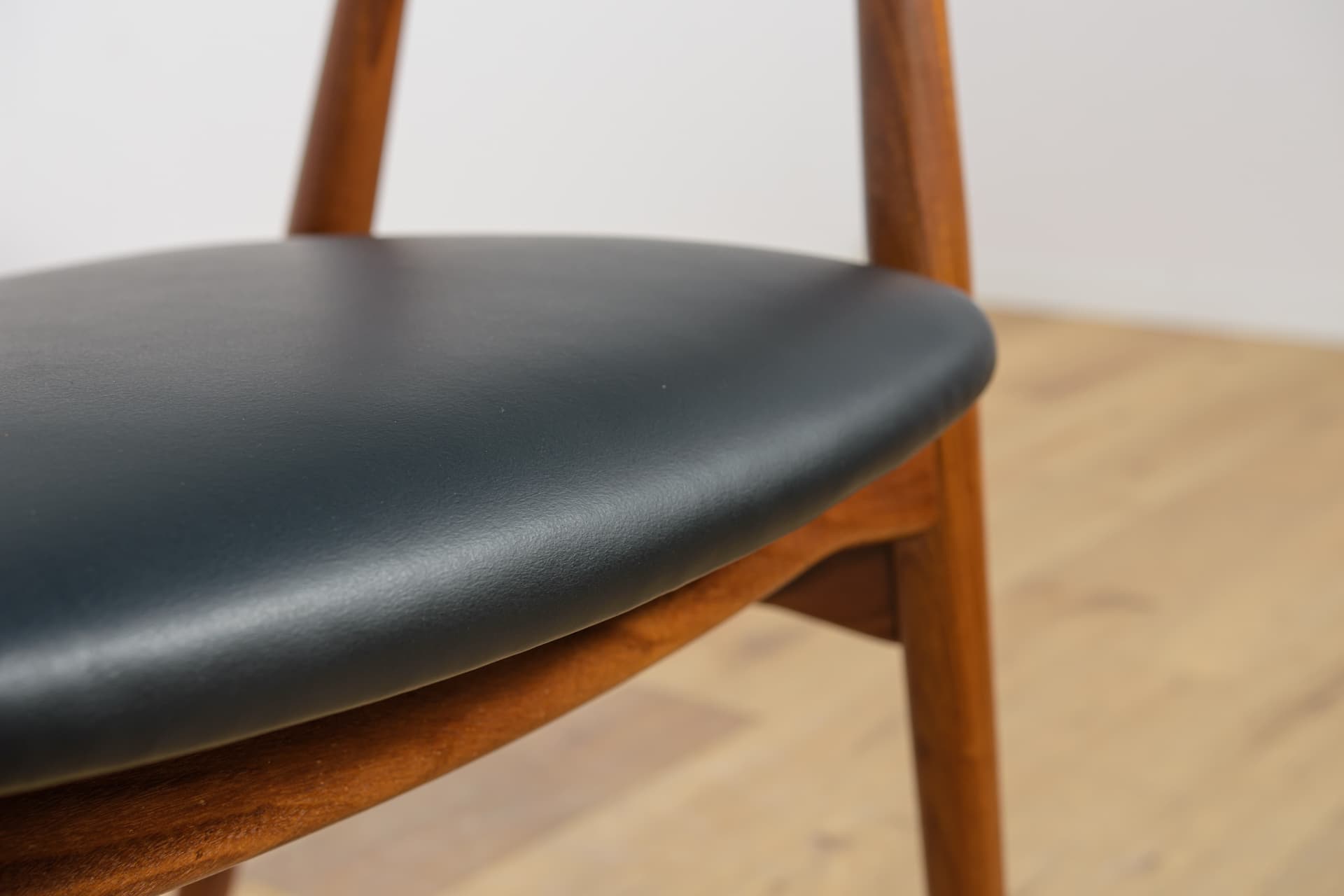 Fotel Model 213, proj. Th. Harlev, Farstrup Møbler, Dania, lata 60. - 131141