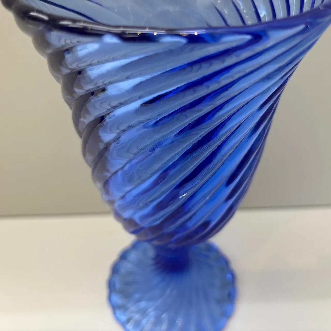 Vase Spirelli, blue glass, by R. Serwicki, Poland, 1970s. - 8861