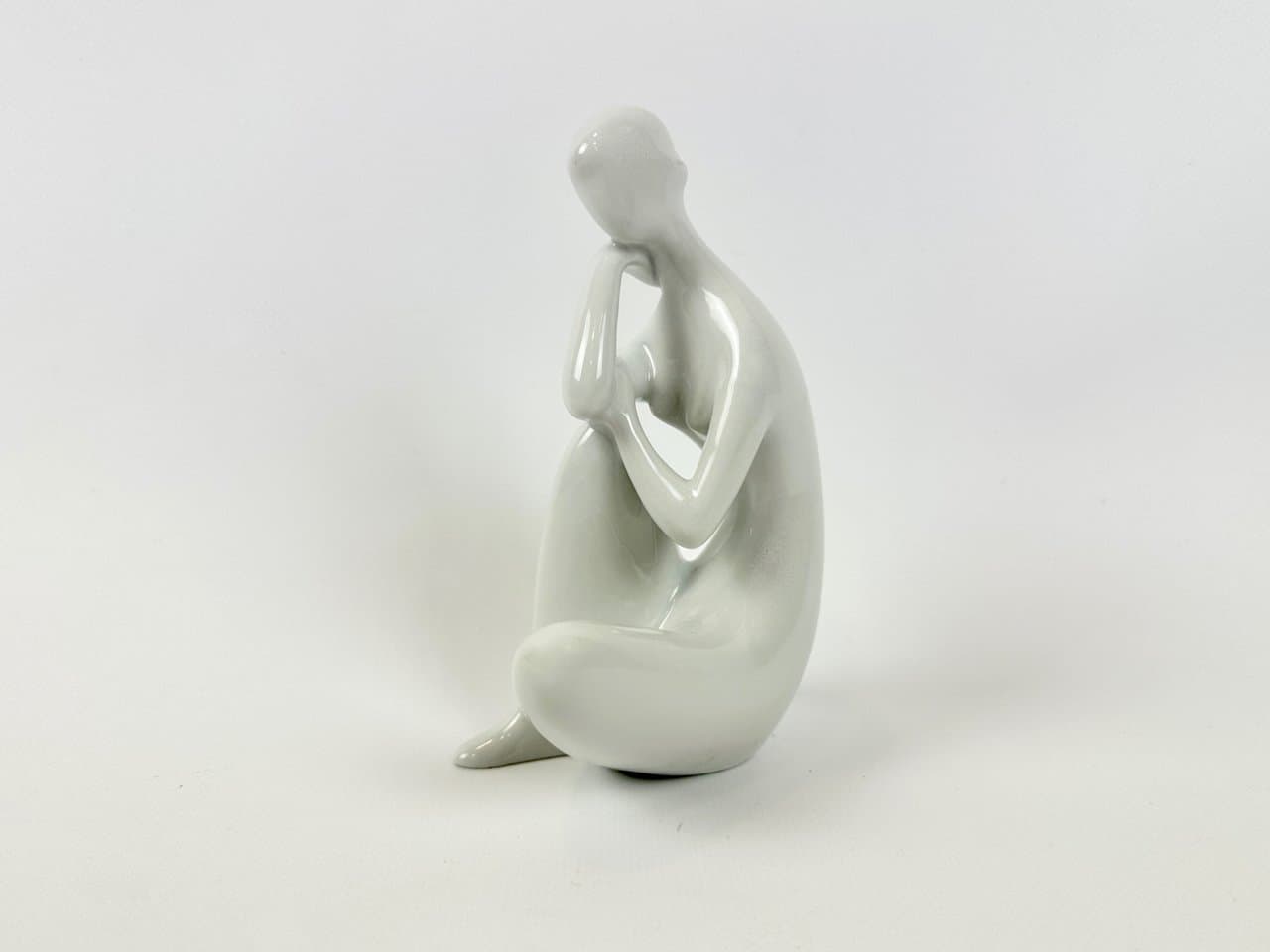 Figurka porcelanowa, biała, proj. J. Forejtova, Royal Dux Bohemia, Czechosłowacja, lata 60. - 149787