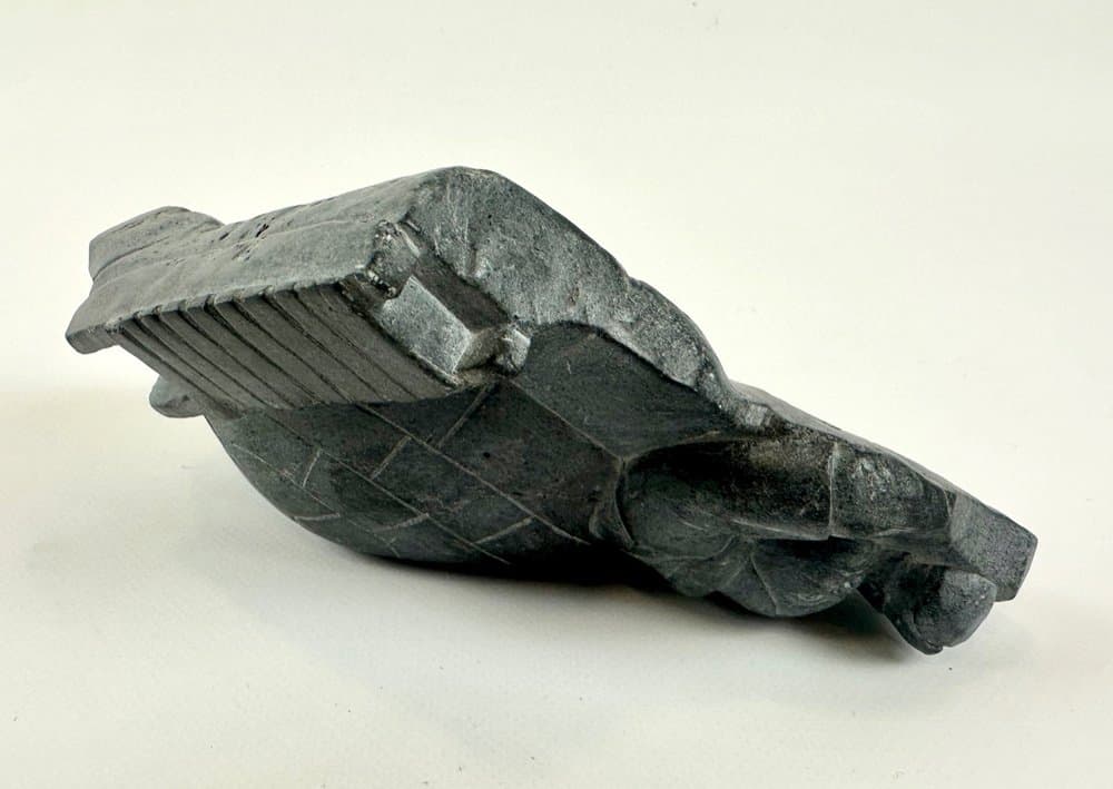 Rzeźba kobiety Inuit, szary steatyt, art. A. Markossie, Kanada, lata 70. - 149834