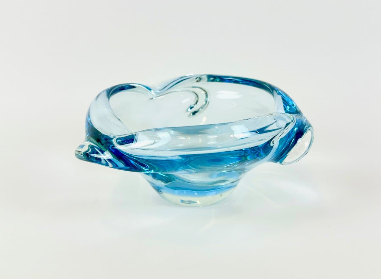 Popielniczka, błękitny, szkło, proj. J. Hospodka, Czechy, lata 60. - 149920