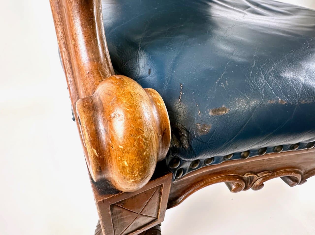 Fotel, niebieska skóra, orzech, Francja, XIX w. - 150057